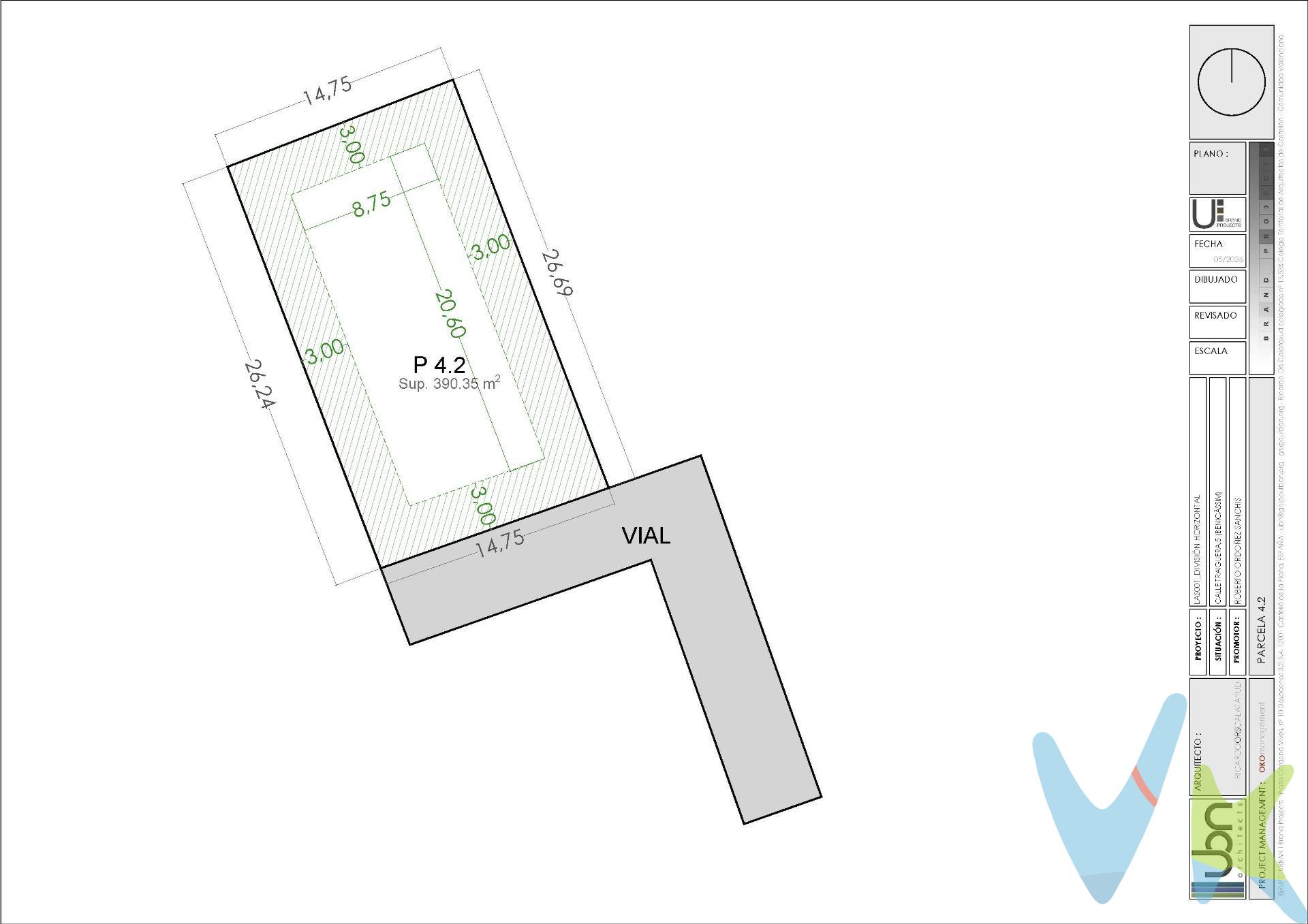 Venta de parcelas a 600 metros de la playa del Heliópolis de Benicasim. Estas parcelas son el lugar perfecto para construir tu casa de ensueño o invertir en una propiedad de alto potencial de retorno de inversión. Nuestras parcelas tienen una ubicación privilegiada en la costa, cerca de servicios locales como restaurantes, bares y tiendas. Además, se encuentran en una zona de alta demanda, lo que significa que su valor es probable que aumente en el futuro cercano. Ofrecemos diferentes tamaños de parcelas, así como diferente orientación, para adaptarnos a las necesidades de cada cliente. Les brindo información detallada sobre las parcelas disponibles, incluyendo aspectos legales, permisos de construcción y detalles sobre la infraestructura y servicios locales. Asesoramos a los clientes en todas las etapas del proceso tanto de la compra como en todas las necesidades y dudas de arquitectura y construcción. Por mandato expreso del propietario comercializamos este inmueble mediante contrato de multi-exclusiva, por el cual numerosas agencias colaboradoras, nacionales e internacionales, ofrecen esta vivienda a sus potenciales compradores, todo ello garantizando un servicio de calidad, un trato fácil, sencillo y sin interferencias de terceros, ya que la gestión es a través de nuestra agencia. *Impuestos, gastos de compraventa tales como honorarios agencia y financiación no incluidos. 