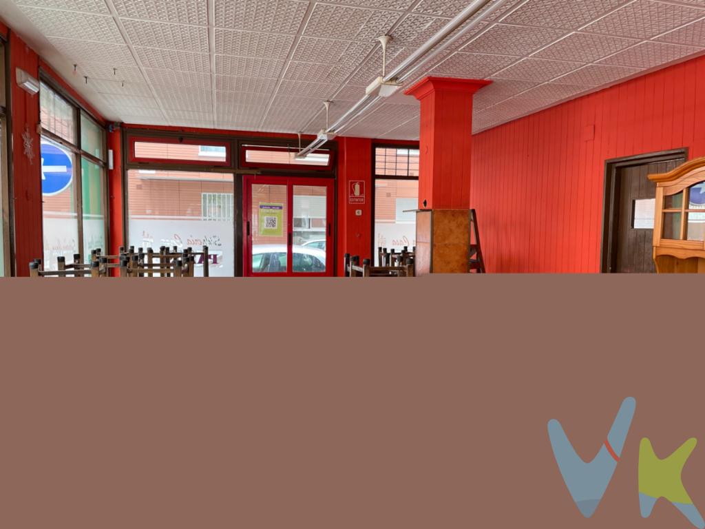 Iniciamos venta de local, en la zona de La Calzada. Actualmente se encuentra instalado como bar.Cuenta con una superficie de 147m3 útiles, distribuidos en comedor, barra, aseos diferenciados, cocina y pequeño paso como almacén. Tiene salida de humos.Tiene una gran cristalera orientada al sur, zona residencial.Local para cualquier giro!Llámanos y ven a verlo!El precio anunciado no incluye los impuestos aplicables a la compraventa ni los gastos de notaría y Registro de la Propiedad que correspondan al comprador conforme a la legislación vigente. 