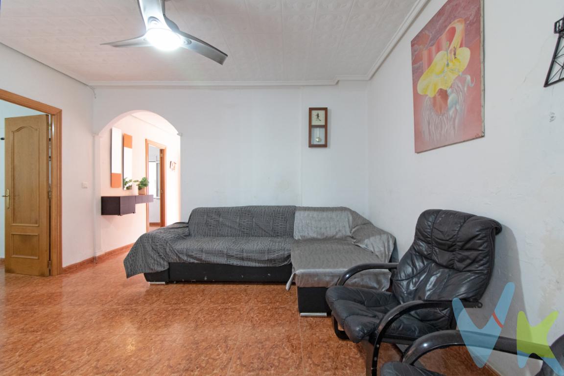 ¡Oportunidad única! Presentamos esta planta baja en venta situada en Puerto de Sagunto. Si busca un hogar con una ubicación inmejorable, este inmueble es perfecto para aquellos que desean vivir en una zona céntrica pero tranquila, bien comunicada y muy cerca del mar.La propiedad se encuentra compuesta por un recibidor, salón, baño y  tres amplias habitaciones, distribuidas de manera funcional en una superficie útil de 76 metros cuadrados, así como una  amplia terraza.La zona céntrica  de Puerto de Sagunto es conocida por su excelente ubicación y sus múltiples servicios. La proximidad a paradas de autobús facilita el acceso a otros puntos de la ciudad, haciendo que sus desplazamientos diarios sean cómodos y rápidos. Además, contará con una amplia oferta de comercios, restaurantes y lugares de ocio en las inmediaciones , permitiéndole disfrutar de todo tipo de actividades sin necesidad de grandes desplazamientos así como su cercanía al paseo marítimo y pantalán.Este inmueble representa una magnífica inversión por su ubicación estratégica y su relación calidad-precio. Su proximidad a servicios esenciales y puntos de interés lo convierte en una opción muy atractiva para familias, parejas o inversores que buscan obtener un buen retorno de su inversión. La tranquilidad de la zona, combinada con la cercanía al centro, ofrece lo mejor de ambos: un entorno apacible y el dinamismo urbano al alcance de la mano.No pierdas la oportunidad de conocer esta encantadora vivienda en Puerto de Sagunto. Te invitamos a concertar una visita para apreciar todos los detalles de este inmueble. Nuestros asesores estarán encantados de atenderte y resolver todas tus dudas.Para más información o para programar una visita, no dudes en ponerte en contacto con nosotros. Este piso en el corazón de Puerto de Sagunto es una oferta irrechazable. Ven y descubre todo lo que tiene para ofrecer, será un placer mostrarte tu futuro hogar.OBSERVACIONES: * En nuestra agencia contamos con el distintivo de Agentes de Intermediación Inmobiliaria de la Comunitat Valenciana (Número de registro RAICV 1394) y cumplimos con todos los requisitos que debe tener un profesional del sector inmobiliario. *Por mandato expreso del propietario, comercializamos este inmueble en exclusiva, lo que le garantiza el acceso a toda la información, a un servicio de calidad, un trato fácil, sencillo y sin interferencias de terceros. Si usted es agente inmobiliario y tiene un cliente para este inmueble, llámenos estaremos encantados de colaborar. *El precio indicado no incluye gastos ni otros conceptos. A tal efecto, se informa que al referido precio habrá que añadirle los gastos propios de la transmisión inmobiliaria, entre los que cabe enumerar los siguientes: honorarios notariales, impuesto al que se encuentre sujeta la transmisión (Impuesto sobre el Valor Añadido o Impuesto sobre Transmisiones Patrimoniales y Actos Jurídicos Documentados, según el caso), gastos de inscripción en el Registro de la Propiedad y honorarios de intermediación de la agencia inmobiliaria.*¿Qué te ofrecemos en nuestra agencia? - Agilizamos y hacemos más cómodo el proceso. - ¡Nos ocupamos de todo! Cero preocupaciones.- Recibe apoyo legal y fiscal durante todo el proceso.- Experto inmobiliario 100% a tu lado.- Asistencia post venta ¡Seguimos a tu lado!Si deseas saber más, no dudes en ponerte en contacto con nosotros.