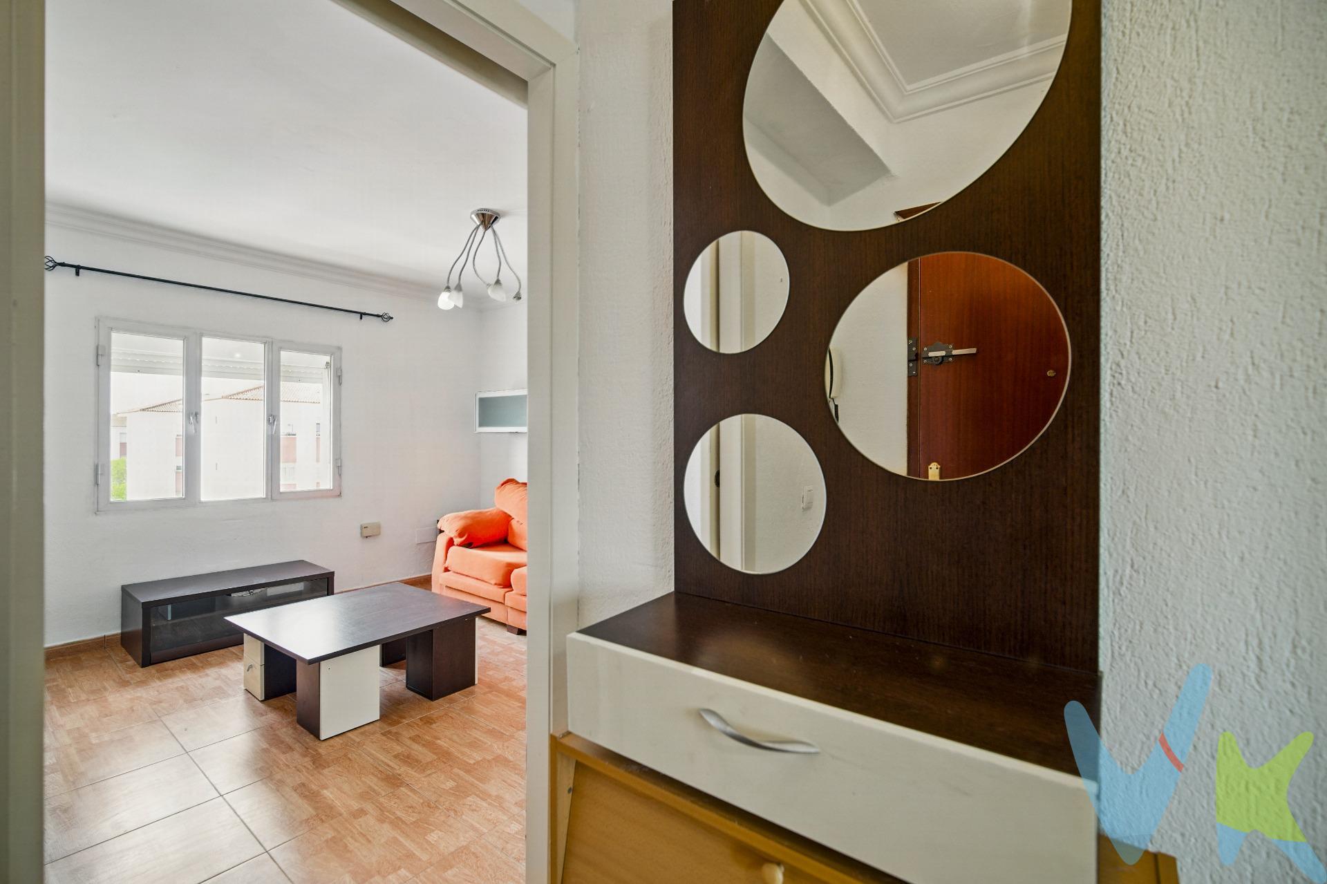 ¡Descubre tu nuevo hogar! Te presentamos este encantador piso ubicado en la tranquila zona de Fuente Amarga, Chiclana de la Frontera. Con una superficie total de 85 m², esta propiedad cuenta con tres amplias habitaciones y un baño completo, ofreciendo el espacio perfecto para que las familias disfruten juntas. Totalmente amueblado y listo para entrar a vivir desde el primer día, aquí podrás crear recuerdos inolvidables. La cocina equipada te invita a disfrutar del arte culinario acompañado por tus seres queridos; mientras que los detalles como la carpintería interior en madera aportan calidez al ambiente. Las ventanas exteriores son de aluminio asegurando aislamiento acústico y térmico ideal para descansar después de un largo día. Gracias a su orientación sur, ¡la luz natural inunda cada rincón durante todo el año! Además contarás con muebles incluidos que brindan ese toque acogedor inmediato tan deseable al llegar a casa. La ubicación es estratégica: tendrás acceso cercano tanto a servicios esenciales (autobuses locales) como centros médicos e institutos educativos reconocidos por su excelente calidad formativa. Los alrededores no se quedan atrás; disfruta momentos recreativos junto familiares o amigos gracias cercanos parques diseñados especialmente pensando en pequeños aventureros además supermercados próximos donde atender cualquier necesidad cotidiana sin complicaciones. No pierdas más tiempo buscando porque esta oportunidad única podría ser lo que estabas esperando: reserva ya una visita sin compromiso hoy mismo.. ¡y descubre cómo puede convertirse tu próximo hogar! Precio competitivo: €115.990€. Comercializamos este inmueble en exclusiva, lo que le garantiza el acceso a toda la información y un servicio de calidad. En cumplimiento del Decreto de la Junta de Andalucía 218/2005 del 11 de Octubre, se informa al cliente que los gastos notariales, registrales, ITP y otros gastos inherentes a la compraventa no están incluidos en el precio. Igualmente disponemos del Documento Informativo Abreviado de la Propiedad (D.I.A) , y de un Seguro de Caución para garantizar las cantidades entregadas a nuestra Agencia en concepto de Reserva y/o Arras.