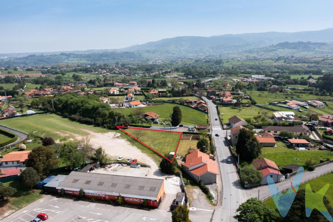 En Mareo,una de las zonas mas cotizadas de Gijón,ponemos a la venta esta Magnifica Parcela llana y cerrada.Con 1537 metros cuadrados útiles, esta propiedad ofrece vastas posibilidades para desarrollar el hogar de sus sueños, con la tranquilidad y belleza del entorno asturiano.En un entorno que combina naturaleza y accesibilidad con la comodidad de la vida urbana con cercanía a servicios de transporte público, con paradas de autobús a un paso, facilita la conexión con el centro de Gijón.Dispone de Proyecto de vivienda y  con la capacidad de edificación de hasta 300 metros cuadrados, las opciones de diseño son infinitas, adecuándose a preferencias personales.Esta combinación convierte a la finca en un lugar ideal no solo para residir, sino también para invertir, ya que las propiedades en áreas con estas características son cada vez más demandadas.Ver de cerca la amplitud de la parcela, sentir la tranquilidad del entorno y visualizar el proyecto de vivienda que se puede llevar a cabo aquí es una experiencia que no se puede describir simplemente con palabras. Realice una visita y compruebe por sí mismo el potencial de esta finca única en Gijón.Contacte para más información o concertar una visita.Gastos e impuestos no incluidos en el precio. Honorarios de intermediación inmobiliaria a cargo del vendedor y honorarios de mediación inmobiliaria del 2% más I.V.A. con un mínimo de 2000 euros mas I.V.A a cargo del compradorA título orientativo, en segundas transmisiones, el comprador abonará el Impuesto sobre Transmisiones Patrimoniales (ITP). Para consultar los porcentajes del ITP en Asturias puede hacerlo a través de la web oficial de servicios tributarios del Principado de Asturias https://sede.tributasenasturias.es/sites/sede/default/es_ES/Que-quieres-hacer/Transmisiones-Patrimoniales-y-AJD. La base imponible será el mayor valor entre precio de compraventa, tasación o valor de referencia catastral. Gastos de notaría y registro según aranceles variables según precio, número de copias y complejidad.  El comprador escoge libremente notario. El vendedor asume la plusvalía y el resto de gastos son del comprador. Si se precisa hipoteca: Tasación, condiciones y costes bancarios según entidad elegida por el comprador; así como los gastos de gestoría y cualesquiera otros inherentes a la formalización de la compraventa. De acuerdo con la ley, no se incluyen en el precio otros gastos o tributos que legalmente correspondan al comprador.. El consumidor tiene derecho, conforme a la normativa vigente, a disponer de información y documentación adicional relativa al inmueble y condiciones de la compraventa, accesible en la sede física . La agencia actúa exclusivamente como intermediaria en la operación. Cualquier compraventa y sus condiciones quedan sujetas en todo caso a la aceptación expresa del vendedor del inmueble y a la posterior formalización del correspondiente contrato. El presente anuncio tiene carácter meramente informativo; la información suministrada se corresponde con la disponible a la fecha de publicación, pudiendo variar en función de las circunstancias o actualizaciones legales, contractuales y fiscales. 