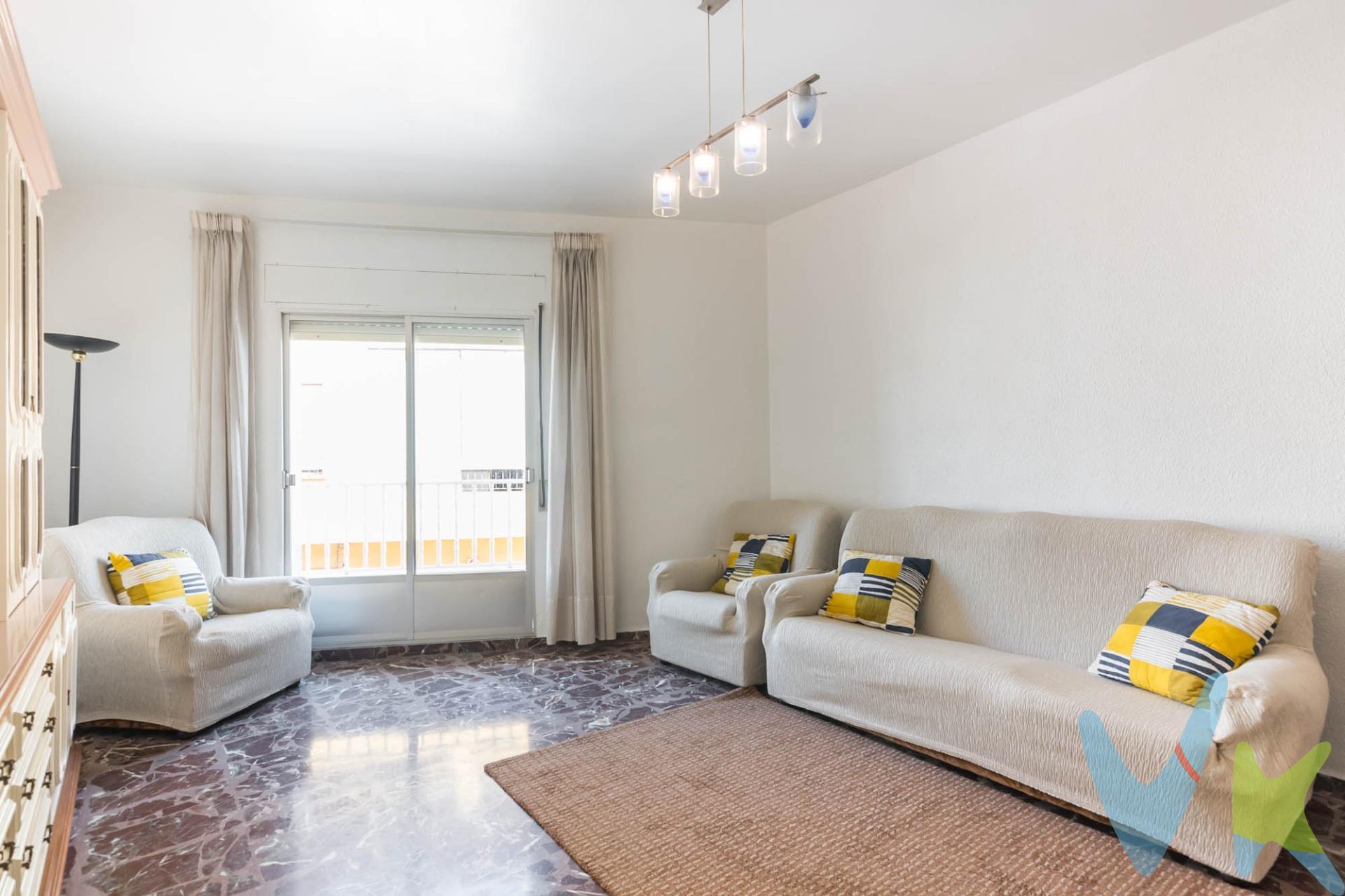 Crea el hogar que siempre has soñado en esta PISAZO  DE DOS PLANTAS cada una de ellas con mas de 100 metros !! distribuido en 3 habitaciones dos baños , salón, cocina . En una ubicación privilegiada, lo sitúa en una zona exclusiva, ofrece la combinación perfecta de tranquilidad y accesibilidad. Cerca de servicios esenciales y con fácil conexión a las principales vías. Te brindamos esta excelente oportunidad. Para terminar, te queremos comentar algo: ¡Descubre una aventura inmobiliaria que combina calidad, pasión y profesionalidad! La confianza que los propietarios han depositado en nosotros es un testimonio de nuestro compromiso en brindarte un servicio excepcional. Aquí viene el detalle especial: al contactarnos directamente, evitarás molestarlos, nosotros seremos tus intermediarios y te proporcionaremos toda la asistencia necesaria. Estamos aquí para facilitarte la documentación e información que requieras, y te prometemos un trato cálido y sin complicaciones. Te informaremos detalladamente de todos los aspectos, incluyendo gastos de la compra y honorarios de agencia que no están incluidos en el precio, para garantizar tu comodidad y tranquilidad durante todo el proceso. Esa es nuestra esencia, proporcionarte. Calma: “Estado ideal de tranquilidad que tendrás al comprar tu casa con nosotros”. Queremos que sepas que tanto la descripción del inmueble como las imágenes que ves son valiosas referencias informativas, en ningún caso tienen carácter contractual. Asimismo, el precio ha sido designado por la propiedad por lo que podría sufrir variaciones y no sería vinculante hasta que se formalice en contrato de compraventa.