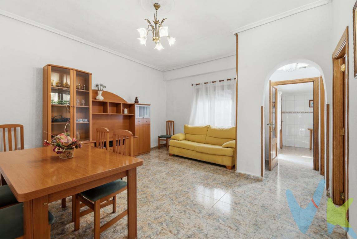 Oportunidad única de vivienda para entrar a vivir en zona con todos los servicios, ambulatorio, colegio, zona comercial y parques .,Te presentamos en exclusiva bajo vivienda con terraza .La vivienda dispone de 3 habitaciones, una de ellas con armario  empotrado.Salón Comedor de buen tamaño  .Amplia cocina con alacena y salida a una terraza de unos 6 metros aproximadamente con un trastero.¡¡No dejes pasar la oportunidad, ven a visitarlo!!Gastos, Impuestos y Honorarios de Agencia Inmobiliaria no incluidos en el precio. Por mandato expreso del Propietario este Inmueble lo comercializamos en régimen de exclusiva. Nuestros asesores le facilitarán toda la información que precise, por lo que le rogamos no moleste al propietario o a los vecinos. Si usted es una Agencia Inmobiliaria y tiene un cliente interesado póngase en contacto con nosotros y estaremos encantados de colaborar.La descripción del presente inmueble e imágenes tienen carácter meramente informativo y en ningún caso carácter contractual, pudiendo ser modificados por la agencia inmobiliaria sin que ello implique responsabilidad alguna frente a terceros.     