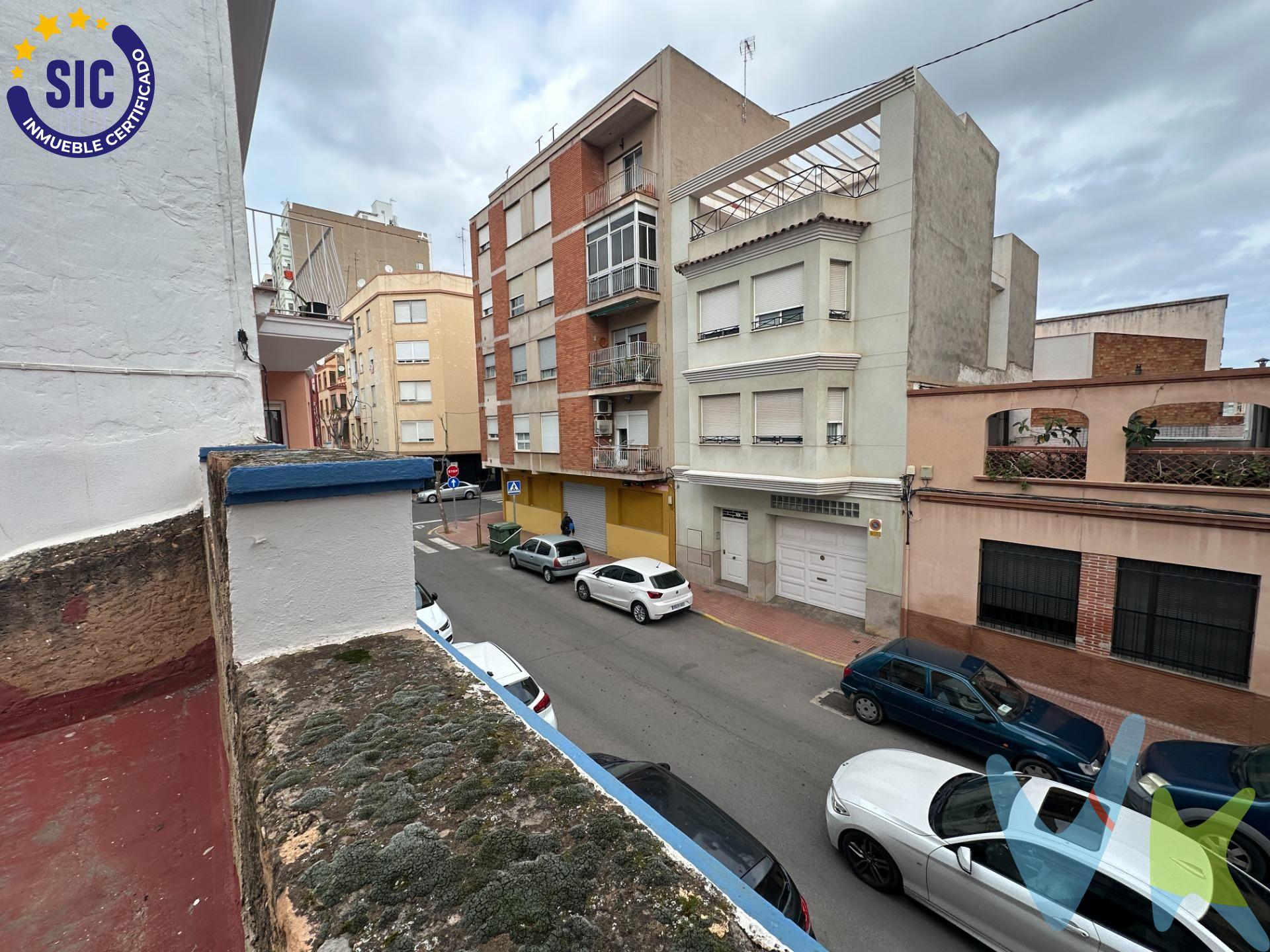 Local comercial de 135m2. Diáfano para distribuirlo interiormente como mas desees y poder instalar tu propio negocio. También cabe la posibilidad de promover un edificio para la construcción de 5 viviendas de 2 y 1 habitaciones con sus respectivos trasteros. Incluso puedes construir tu propia vivienda. En la parte superior hay terraza. !!!VEN A INFORMATE !!!!. Este inmueble es en exclusiva, con lo que le facilitamos cualquier información sobre la vivienda. Por este motivo, solicitamos no molesten al propietario, ocupantes de la propiedad, vecinos o conserje de la comunidad. En todos los casos los precios expuestos son más impuestos y gastos derivados de la transmisión del inmueble. . Este inmueble es en exclusiva, con lo que le facilitamos cualquier información sobre la vivienda. Por este motivo, solicitamos no molesten al propietario, ocupantes de la propiedad o vecinos. El precio indicado puede sufrir variaciones. En todos los casos los precios expuestos son más impuestos y gastos derivados de la transmisión del inmueble. 