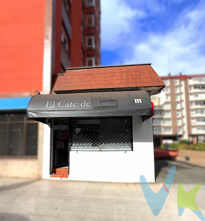 Ponemos a la venta este versátil local comercial en Avenida Constitución, una de las zonas más dinámicas de Gijón. Actualmente acondicionado como bar, permite continuar la actividad con opción de pequeña terraza o adaptarlo a otros usos gracias a su distribución y visibilidad.El local cuenta con 58,24 m² construidos y una distribución muy funcional:Barra de atención al público.Zona interior con 6 mesas.Posibilidad de 3 mesas adicionales en terrazaAseos en funcionamiento.Cocina amplia con almacenamiento.Altura de techo de aprox. 2m y salida de humos.Tres grandes ventanales, muy luminoso10 metros de fachadaSuministros actualmente dados de baja.OCA al díaPosibilidad de cambio de usoEl estado permite iniciar actividad con una puesta a punto.Actualmente alquilado en 350 EUR/mes. 📍 Ventajas de la ubicaciónZona transitada, cercana a colegios, parques y áreas de paso, con buena visibilidad para cualquier negocio.📞 ¿Te encaja este local?Llámanos y te damos toda la información. Programa tu visita y descubre todas las posibilidades que ofrece este estupendo local en la Avenida Constitución. Gastos e impuestos no incluidos en el precio. A título orientativo, en segundas transmisiones, el comprador abonará el Impuesto sobre Transmisiones Patrimoniales (ITP). Para consultar los porcentajes del ITP en Asturias puede hacerlo a través de la web oficial de servicios tributarios del Principado de Asturias https://sede.tributasenasturias.es/sites/sede/default/es_ES/Que-quieres-hacer/Transmisiones-Patrimoniales-y-AJD. La base imponible será el mayor valor entre precio de compraventa, tasación o valor de referencia catastral. Gastos de notaría y registro aranceles variables según precio, número de copias y complejidad).El comprador escoge libremente notario. El vendedor asume, por ley, los gastos que le correspondan, salvo pacto en contrario. Si se precisa hipoteca: Tasación, condiciones y costes bancarios según entidad elegida por el comprador; así como los gastos de gestoría y cualesquiera otros inherentes a la formalización de la compraventa. De acuerdo con la ley, no se incluyen en el precio otros gastos o tributos que legalmente correspondan al comprador. Honorarios de intermediación inmobiliaria a cargo del vendedor y honorarios de mediación inmobiliaria del 2% más I.V.A. con un mínimo 2.000EUR más I.V.A. a cargo del comprador. El consumidor tiene derecho, conforme a la normativa vigente, a disponer de información y documentación adicional relativa al inmueble y condiciones de la compraventa. Cualquier compraventa y sus condiciones quedan sujetas en todo caso a la aceptación expresa del vendedor del inmueble y a la posterior formalización del correspondiente contrato. El presente anuncio tiene carácter meramente informativo; la información suministrada se corresponde con la disponible a la fecha de publicación, pudiendo variar en función de las circunstancias o actualizaciones legales, contractuales y fiscales.