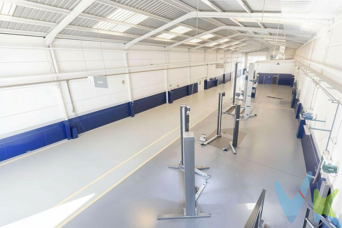 Se ofrece en venta nave industrial de 729 m² construidos, ubicada en una de las zonas industriales más consolidadas y activas de Puerto de Sagunto. La nave se encuentra actualmente en funcionamiento como taller de automóviles, en perfecto estado de uso y mantenimiento, y se vende con inquilino y contrato de arrendamiento en vigor, lo que la convierte en una oportunidad ideal para inversores que buscan rentabilidad desde el primer día. Características destacadas:. Superficie construida: 729 m². Actividad actual: taller mecánico. Baños adaptados. Zona de oficinas. Espacio de recepción para clientes. Buena distribución interior y funcionalidad para actividad industrial o comercial. Ubicación estratégica dentro del polígono, con buenos accesos y visibilidad. El inmueble ofrece una configuración muy versátil, apta para múltiples actividades industriales, logísticas o comerciales, además de contar ya con una actividad consolidada y en funcionamiento. Se vende con inquilino y contrato vigente, garantizando ingresos desde el momento de la adquisición. Para más información sobre condiciones, rentabilidad y detalles del contrato, contacte con nosotros. Si usted es agente inmobiliario y tiene un cliente para este inmueble, llámenos: estaremos encantados de colaborar. El precio ofertado no incluye los gastos de la compraventa, impuestos, ni honorarios de la agencia inmobiliaria. El anuncio no tiene carácter vinculante y puede contener algún error. Si estás interesado en realizar una visita no dudes en ponerte en contacto con nosotros, estaremos encantados de atenderte!