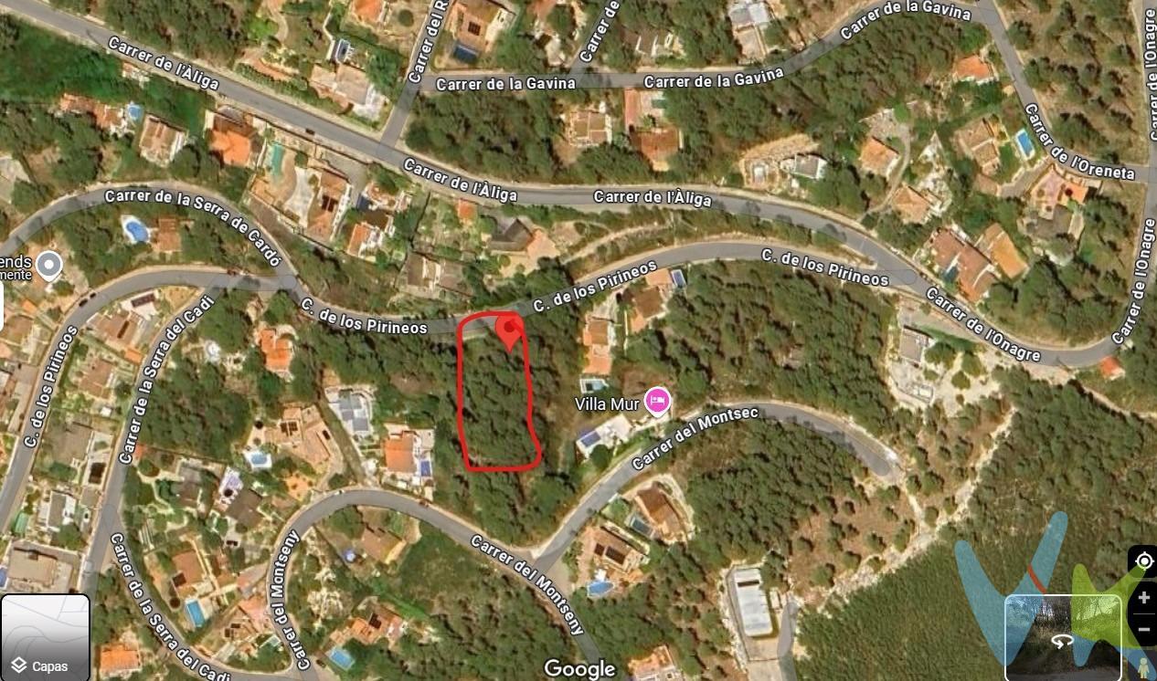 ¡Oportunidad única en Mas Mestre, Olivella! Parcela de 879 m² ideal para construir la casa de tus sueños. Con orientación Oeste, cerca de la naturaleza pero a 10 minutos de Sitges. Además, cuenta con fácil acceso en coche desde la entrada de la urbanización, lo que te permitirá llegar cómodamente a tu nuevo hogar. ¡Haz realidad tu proyecto en un entorno tranquilo y privilegiado!. Normativa urbanística (Clave R6b) :. Parcela mínima 800m2. Edificabilidad máxima de 0,45m2/m2 terreno. Ocupación máxima de la parcela 30%. Espacio libre sin pavimentar: 45%. Fachada mínima de 20m2. Altura reguladora máxima 7.50m = Pb+1+sota cubierta. Distancia a vial 5m. Distancia fincas colindantes 3m. Uso permitido: Uso de vivienda familiar.