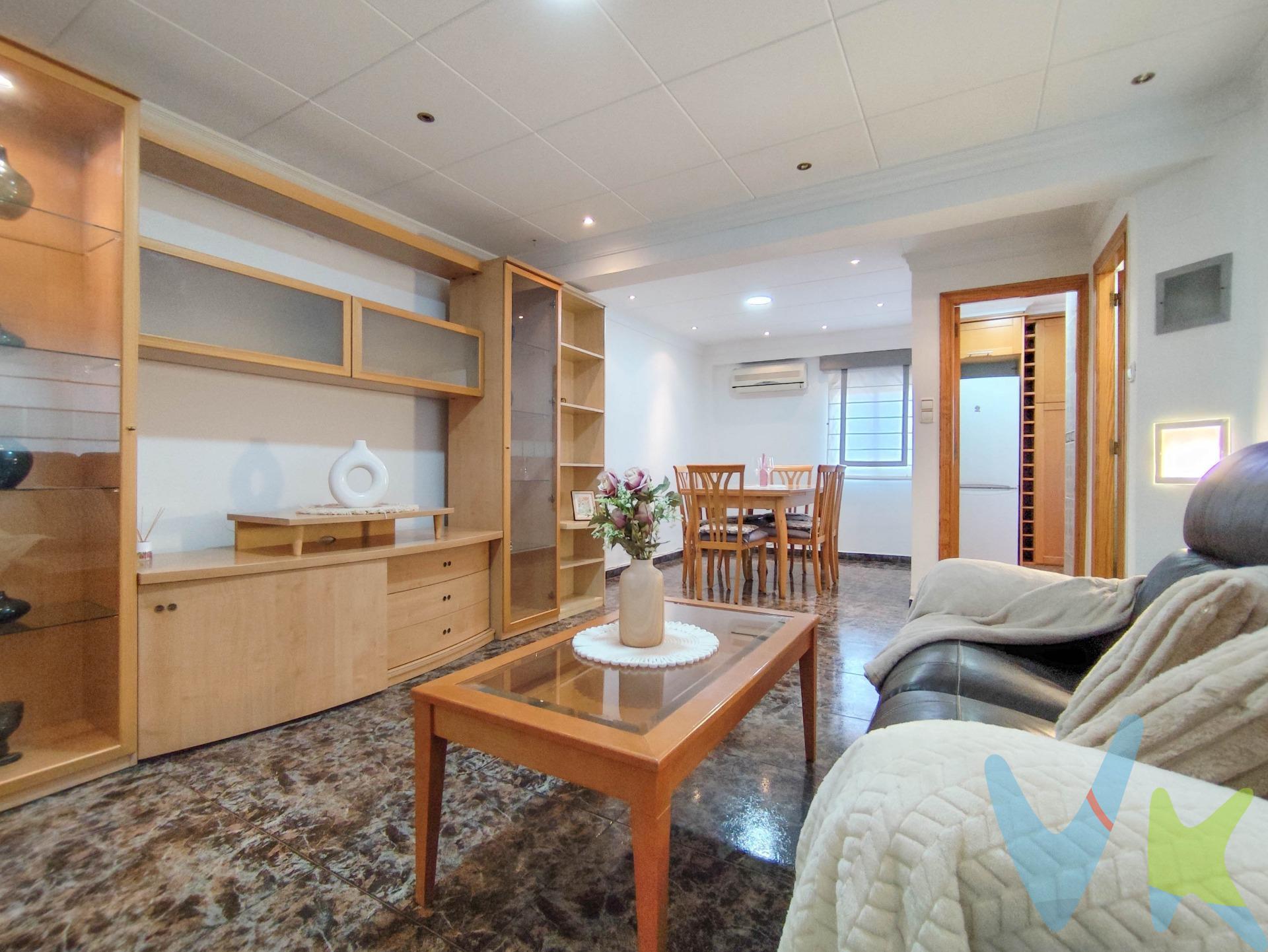 LUMINOSA VIVIENDA EN PAIPORTA. Perfecto piso para entrar a vivir, ubicado en una cuarta altura SIN ascensor, pero con hueco para ponerlo en un futuro. Cuenta con una habitación doble y dos habitaciones sencillas, un baño completo y se encuentra en buen estado. La cocina está equipada y la vivienda dispone aire acondicionado (bomba frío/calor) y balcón. El suelo es de terrazo y las ventanas son de carpintería exterior de aluminio. Su orientación es magnífica, orientada al sur, dónde nunca te faltará luz natural y una buena ventilación. Este inmueble tiene acceso cercano a servicios como transporte público (autobuses/metro), centros médicos, colegios, supermercados, parques, zona de ocio.. y mucho más!. *Nota: Agencia Registrada con el Nº 1018 en el Registro Obligatorio de Agentes Inmobiliarios de la Comunitat Valenciana. Puede consultar en la web de la GVA. La oferta está sujeta a cambios de precio o retirada del mercado sin previo aviso. En el precio de venta no están incluidos el impuesto del ITP, gastos de Notaría, los honorarios de agencia y los gastos de financiación, si la hubiese. Este anuncio no es vinculante, puede contener errores, se muestra a titulo informativo y no contractual*. *Por mandato expreso del propietario, comercializamos este inmueble en exclusiva, lo que le garantiza el acceso a toda la información, a un servicio de calidad, un trato fácil, sencillo y sin interferencias de terceros. Por este motivo, se ruega no molestar al propietario, a los ocupantes de la propiedad o a los vecinos. Muchas gracias por su comprensión. Si usted es agente inmobiliario y tiene un cliente para este inmueble, llámenos: estaremos encantados de colaborar. * *Nuestro departamento financiero puede conseguir tu financiación. ¡ Consúltanos! *. . 