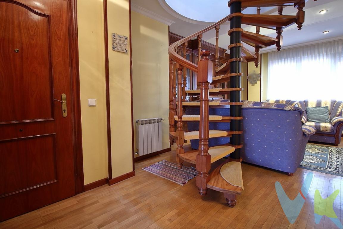 Presentamos este increíble piso dúplex en la vibrante ciudad de Gijón, una oportunidad única para aquellos que buscan un hogar espacioso, cómodo y bien ubicado. Situado en la planta 3 de un edificio construido en 1998, el piso destaca por su diseño moderno y funcional. Este edificio cuenta con ascensor, proporcionando un acceso sencillo y cómodo a todas las plantas. Además, se incluye una plaza de garaje, lo que supone una gran ventaja en una ciudad como GijónPlanta baja consta de: Salón amplio, cocina, baño y habitación matrimonial.Planta alta: Cuarto de lavado/plancha, 2 habitaciones dobles y un baño muy amplio.El inmueble queda totalmente amueblado (según fotos) y cocina equipada con electrodomésticos, lo que facilitará su mudanza sin necesidad de preocuparse por el mobiliario. .La ubicación de este fantástico hogar es insuperable y sus vistas despejadas también. Se encuentra cerca de varias líneas de autobús, permitiendo un acceso rápido y fácil a las diferentes zonas de Gijón. En cuanto al entorno, la zona ofrece todos los servicios que una familia pueda necesitar. Desde colegios y supermercados hasta centros de ocio y zonas verdes, todo lo necesario para una vida cómoda está a su alcance.Le invitamos a visitar esta impresionante propiedad para descubrir por usted mismo la magia que este dúplex tiene para ofrecer. La calidad, y sobre todo, la comodidad que brinda este piso no se describe fácilmente con palabras. Solo un recorrido en persona le hará entender completamente por qué esta es la oportunidad que ha estado esperando. Concertar una visita es el primer paso para convertir esta propiedad en su nuevo hogar.Contamos con más de 35 años de experiencia acreditada y nuestro objetivo es garantizarle un servicio de compra humano, ético, de calidad, fácil y seguro. Nuestro equipo lo integran agentes con la titulación AIR (Agente Inmobiliario Registrado), somos CRS (Council of Residential Specialist) y API. (Agente de la Propiedad Inmobiliaria Colegiado nº248). Contamos con un seguro de Caución que nos permite garantizar el depósito de las cantidades entregadas por nuestros clientes.Gastos e impuestos no incluidos en el precio. A título orientativo, en segundas transmisiones, el comprador abonará el Impuesto sobre Transmisiones Patrimoniales (ITP). Para consultar los porcentajes del ITP en Asturias puede hacerlo a través de la web oficial de servicios tributarios del Principado de Asturias https://sede.tributasenasturias.es/sites/sede/default/es_ES/Que-quieres-hacer/Transmisiones-Patrimoniales-y-AJD. La base imponible será el mayor valor entre precio de compraventa, tasación o valor de referencia catastral. Gastos de notaría y registro según aranceles variables según precio, número de copias y complejidad.El comprador escoge libremente notario. El vendedor asume la plusvalía y el resto de gastos son del comprador. Si se precisa hipoteca: Tasación, condiciones y costes bancarios según entidad elegida por el comprador; así como los gastos de gestoría y cualesquiera otros inherentes a la formalización de la compraventa. De acuerdo con la ley, no se incluyen en el precio otros gastos o tributos que legalmente correspondan al comprador. Honorarios de intermediación inmobiliaria a cargo del vendedor y honorarios de mediación inmobiliaria del 2% más I.V.A. a cargo del comprador.El consumidor tiene derecho, conforme a la normativa vigente, a disponer de información y documentación adicional relativa al inmueble y condiciones de la compraventa, accesible en la sede física de la Agencia Domingo en Avenida Hermanos Felgueroso 1 o Marqués de casa Valdés 7 bajo, de Gijón, o a través del correo electrónico info@agenciadomingo.com. La agencia actúa exclusivamente como intermediaria en la operación. Cualquier compraventa y sus condiciones quedan sujetas en todo caso a la aceptación expresa del vendedor del inmueble y a la posterior formalización del correspondiente contrato. El presente anuncio tiene carácter meramente informativo; la información suministrada se corresponde con la disponible a la fecha de publicación, pudiendo variar en función de las circunstancias o actualizaciones legales, contractuales y fiscales.