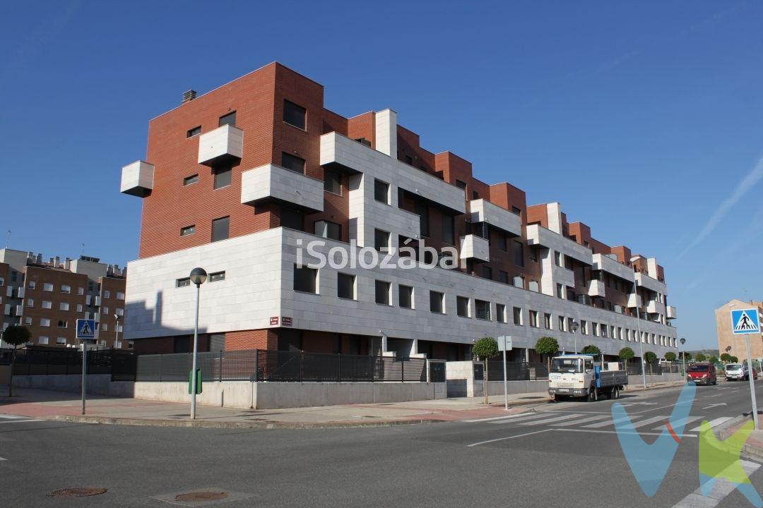 Garaje muy amplio para coche y moto en Valdegastea de LogroñoRampa doble de accesoPlanta menos 1 