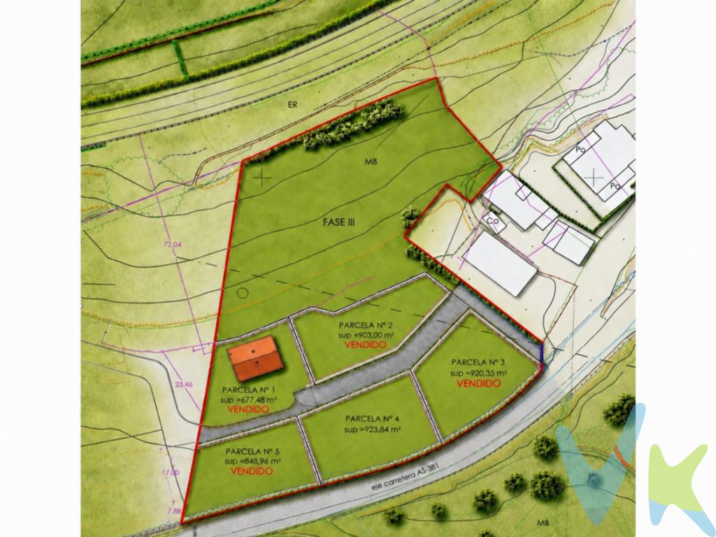 Ponemos en venta una excepcional finca edificable ubicada en la deseada zona de Pruvia de Arriba, cercana al restaurante Venta del Jamón y dentro de una Urbanización abierta Situada en un entorno tranquilo, ofrece la posibilidad de construir la casa de sus sueños en un entorno natural y a la vez perfectamente comunicado al tener Bus enfrenteLa finca se entrega con todos los servicios,  totalmente cerrada, lo que proporciona un nivel extra de seguridad y privacidad, es especialmente valiosa para quienes valoran la intimidad y desean disfrutar de su espacio personal sin interrupciones. La delimitación de la propiedad también simplifica el proceso de desarrollo de cualquier proyecto arquitectónico, ya que ofrece claridad sobre los límites del terreno desde el inicio.Pruvia de Arriba es una zona conocida por su encanto y belleza natural, un lugar perfecto para quienes desean combinar la cercanía a la naturaleza con la conveniencia de accesos rápidos a servicios y comodidades urbanas. Sus paisajes serenos proporcionan un ambiente de paz, ideal para el descanso y la relajación, convirtiendo cualquier residencia en un verdadero santuario personal.Destaca también el potencial de esta finca como inversión segura ya que la zona está en constante revalorización, con una demanda creciente gracias a su ubicación estratégica  que ofrece proyecciones de futuro prometedoras en cuanto a retorno de inversión.En resumen, esta propiedad es mucho más que una simple parcela de tierra; es el inicio de un sueño hecho realidad que ofrece todo lo necesario para edificar un hogar único en un entorno incomparable. Gastos e impuestos no incluidos en el precio. Honorarios de intermediación inmobiliaria a cargo del vendedor y honorarios de mediación inmobiliaria del 2% más I.V.A. con un mínimo de 2000 euros mas I.V.A a cargo del compradorA título orientativo, en segundas transmisiones, el comprador abonará el Impuesto sobre Transmisiones Patrimoniales (ITP). Para consultar los porcentajes del ITP en Asturias puede hacerlo a través de la web oficial de servicios tributarios del Principado de Asturias https://sede.tributasenasturias.es/sites/sede/default/es_ES/Que-quieres-hacer/Transmisiones-Patrimoniales-y-AJD. La base imponible será el mayor valor entre precio de compraventa, tasación o valor de referencia catastral. Gastos de notaría y registro según aranceles variables según precio, número de copias y complejidad.  El comprador escoge libremente notario. El vendedor asume la plusvalía y el resto de gastos son del comprador. Si se precisa hipoteca: Tasación, condiciones y costes bancarios según entidad elegida por el comprador; así como los gastos de gestoría y cualesquiera otros inherentes a la formalización de la compraventa. De acuerdo con la ley, no se incluyen en el precio otros gastos o tributos que legalmente correspondan al comprador.. El consumidor tiene derecho, conforme a la normativa vigente, a disponer de información y documentación adicional relativa al inmueble y condiciones de la compraventa, accesible en la sede física . La agencia actúa exclusivamente como intermediaria en la operación. Cualquier compraventa y sus condiciones quedan sujetas en todo caso a la aceptación expresa del vendedor del inmueble y a la posterior formalización del correspondiente contrato. El presente anuncio tiene carácter meramente informativo; la información suministrada se corresponde con la disponible a la fecha de publicación, pudiendo variar en función de las circunstancias o actualizaciones legales, contractuales y fiscales.