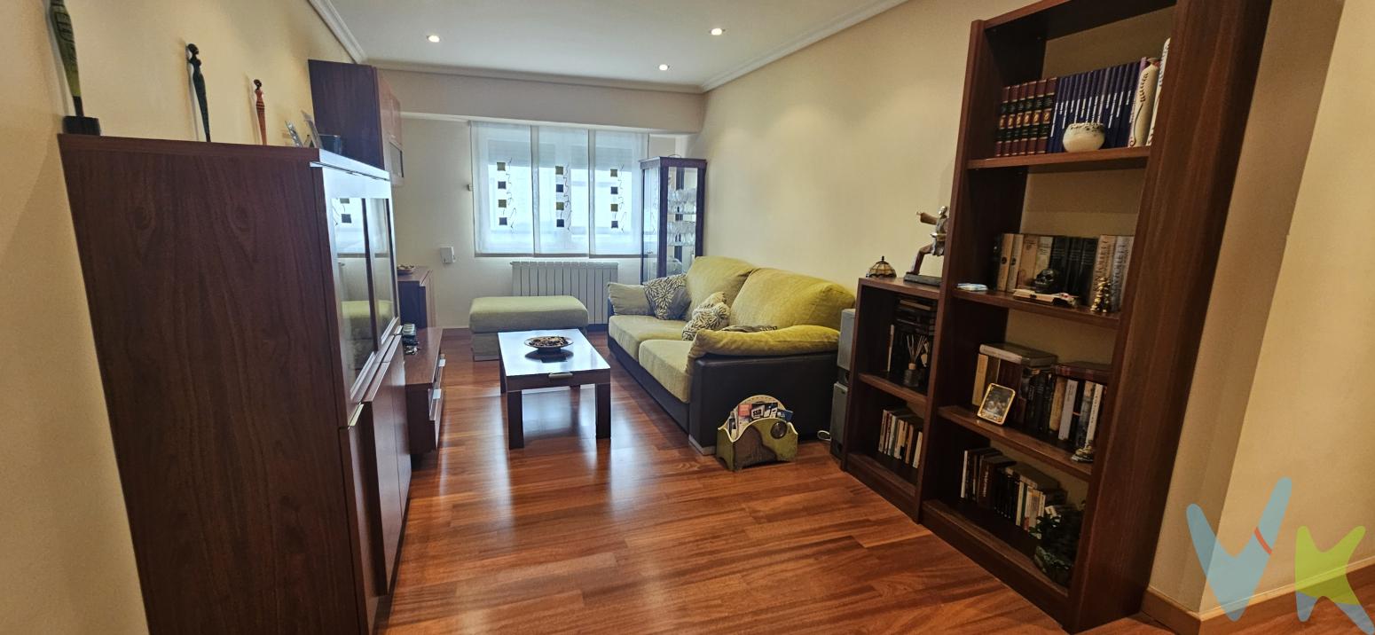 Apartamento reformado , junto a Gonzalo de Berceo.Dos dormitorios con armarios empotrados.Salón y habitaciones, exteriores.Balcón.Calefacción y agua caliente, individual de gas,Muy luminoso.Armario gabanero en recibidor. Baño con plato de ducha.Cocina amueblada y equipada con electrodomésticos. Primera planta sin ascensor, a 2 minutos de Gonzalo de Berceo.