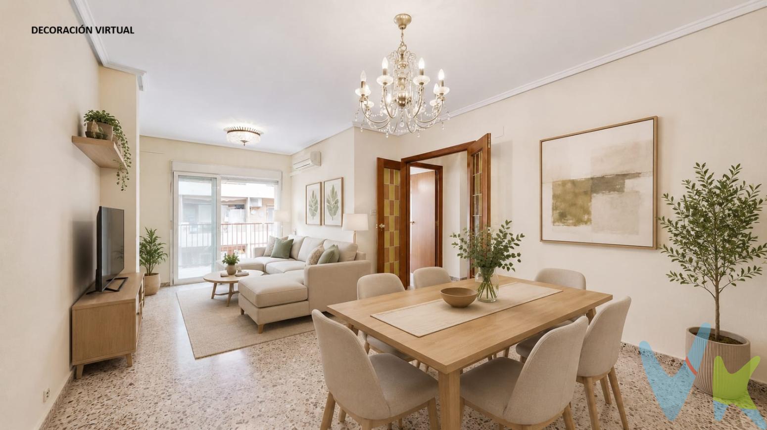 Gran oportunidad, amplio piso CON ASCENSOR, 5 hab., 2 baños, 2 BALCONES, GALERÍA, junto al Estadio del Levante    Si buscas espacio, luz y una ubicación con excelente conectividad en Valencia, este espectacular piso de 137m² es justo lo que necesitas.    Situado en una tercera planta con ascensor en el dinámico barrio de Orriols, a sólo unos pasos del Estadio Ciudad de Valencia (campo del Levante U.D.), esta vivienda destaca por su excepcional amplitud. ¡Un hogar perfecto para familias grandes o inversores!  ¿Qué hace única a esta vivienda? Disponer de cómodo ascensor a su tercera planta. Un salón-comedor muy luminoso; el corazón de la casa, un espacio amplio y lleno de luz natural, idóneo para disfrutar del día a día y reuniones familiares y con acceso a un práctico balcón. Cocina independiente, especialmente amplia, pensada para quienes disfrutan cocinando o haciendo vida en ella porque cuenta con una gran capacidad de almacenaje y espacio de sobra para el movimiento diario y con acceso a una galería ideal para organizar la zona de lavado. En sus 137m² encontramos 5 Habitaciones versátiles; Una distribución difícil de encontrar actualmente. Habitaciones idóneas para dormitorios, despachos de teletrabajo, vestidores o salas de juego. 2 Baños completo cómodos y funcionales, perfectos para cubrir las necesidades de toda la familia sin complicaciones horarias.  Disfruta del aire libre y el máximo confort disponiendo de sus dos balcones privados, con acceso desde el mismo salón y una habitación, que facilitará que tengas esa conexión con el exterior.   Entre sus acabados encontramos ventanas de doble cristal tipo Climalit: Excelente aislamiento térmico y acústico que garantiza silencio, confort y eficiencia energética. Armarios empotrados: Almacenaje inteligente integrado para aprovechar cada metro cuadrado. Seguridad garantizada: Puerta blindada de acceso a la vivienda.    Respecto a su ubicación estratégica en Orriols, vivirás en una zona totalmente consolidada y con un ambiente de barrio. A pie de calle dispones de todos los servicios más del Centro Comercial Arena Multiespacio, el parque de Orriols, una extensa oferta de colegios, supermercados, centros médicos y locales de restauración. Además, goza de una comunicación excelente con el centro de Valencia y las universidades gracias a las líneas de autobús, de metro y la cercana parada de tranvía.    ¡Ven a visitarlo antes de que vuele! Las propiedades con estas dimensiones y espacios exteriores en la zona son escasas y muy cotizadas.    Si tienes que vender antes tu vivienda, llámanos y te asesoramos cómo hacerlo para además tener los mínimos gastos posibles y todas las garantías.  Agencia Registrada con el nº00516 en el Registro Obligatorio de Agentes Inmobiliarios de la Comunidad ValencianaPor mandato expreso del propietario, COMERCIALIZAMOS ESTE INMUEBLE EN EXCLUSIVA, lo que le garantiza el acceso a toda la información, a un servicio de calidad, un trato fácil, sencillo y sin interferencias de terceros. Por este motivo, se ruega NO MOLESTAR AL PROPIETARIO, a los ocupantes de la propiedad o a los vecinos. Muchas gracias por su comprensión.  La oferta está sujeta a cambios de precio o retirada del mercado sin previo aviso. Este anuncio en su conjunto, incluyendo textos, fotos, imágenes o cualquier otro contenido de este, no es vinculante dado que la información es ofrecida por terceros y puede contener errores. Se muestra a título informativo y no contractual.  El precio del inmueble no incluye los honorarios de la agencia que ascienden al 4%+IVA del precio final del inmueble, ni los gastos de notaría y registro de la propiedad (que están sujetos a aranceles y varían dependiendo del precio de escrituración), ni los impuestos (que en la Comunitat Valenciana varían dependiendo del precio del inmueble y de las características personales del comprador).  Esta propiedad se pone a la venta con toda la documentación comprobada y en regla, por lo que ofrecemos GARANTIAS a los compradores.  