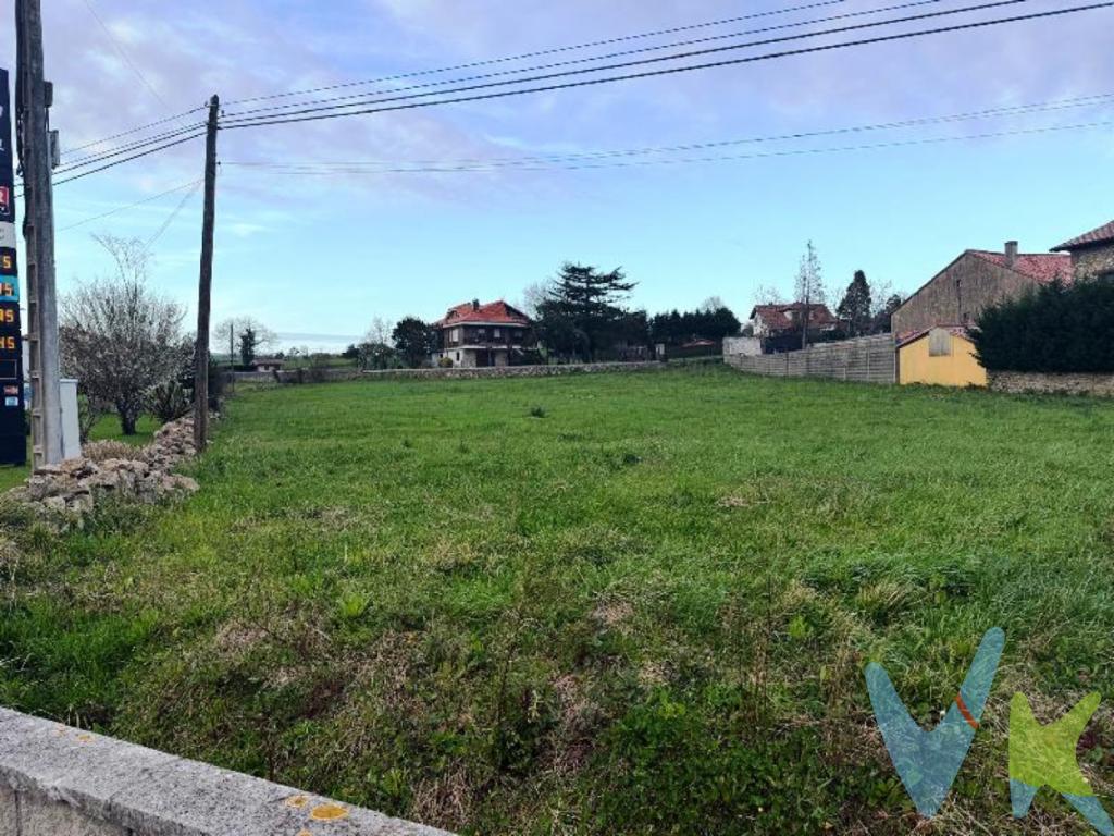 PARCELA URBANA EN VIVEDA-GRAN OPORTUNIDAD PARA PROMOTORESSe vende magnífica finca urbana de 3.600 m² en Viveda, perteneciente al municipio de Santillana del Mar, una de las zonas con mayor atractivo residencial y turístico de Cantabria.Parcela con vistas despejadas, excelente orientación y entorno tranquilo, ideal para el desarrollo de varias viviendas unifamiliares o proyecto residencial.Dispone de acceso cómodo y buena comunicación, además de contar con suministros a pie de finca (agua y luz), lo que facilita el inicio de cualquier promoción.Ubicada en una zona de crecimiento, a pocos minutos de todos los servicios y muy próxima a la costa, combina la tranquilidad del entorno natural con la cercanía a núcleos urbanos consolidados.Una oportunidad interesante para promotores que busquen suelo en una ubicación estratégica y con alta demanda en la zona occidental de Cantabria.Gastos e Impuestos no incluidos en el precio. Compra sujeta a ITP. El comprador se hará cargo de los costes de la escritura e inscripción en el Registro de la Propiedad.Pídenos más información sin compromiso y ven a verla!!! 
