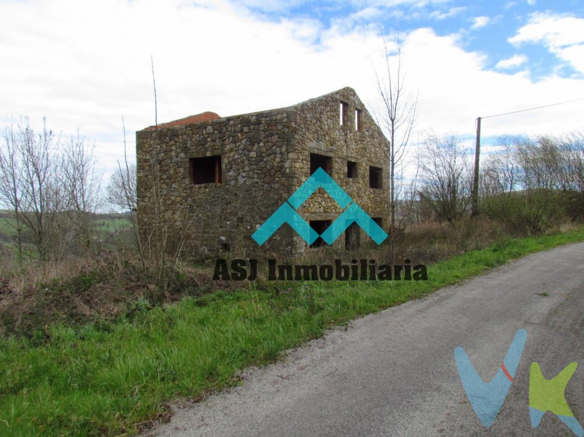 Casa de dos plantas de  piedra para construir en Entrambasaguas, actualmente está la estructura y paredes. Falta de hacer el tejado y la distribucion interior.  .  La casa se encuentra en una finca de 22 778 metros cuadrados en suelo rústico. Tiene impresionantes vistas a Santander.  .  .  .  .  .  Los accesos a la casa son buenos ya que dispone de una buena carretera para acceder a la finca.