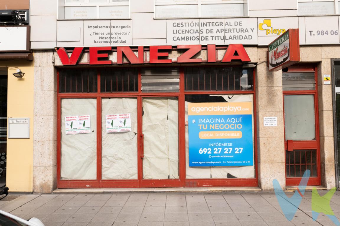 Si estás buscando un lugar para instalar tu negocio, aquí tienes tu oportunidad.Un local con un buen frente, 7 m aproximadamente, hasta hace muy poco había sido cafetería, con una salida de humos al patio.El local es muy cuadrado con un único pilar central, con una superficie útil de 84 metros.Su ubicación es perfecta, cerca del parking de la Plaza Europa, frente al edificio municipal de la casa Rosada y la estación de autobuses.En el entorno están todos locales de negocio ocupados y hay previsiones de instalar los autobuses interurbanos en la zona (https://www.lne.es/gijon/2022/02/10/paseo-infancia-convertira-parada-autocares-62516359.html).Si tiene interés no dude en contactarnos.En el precio no está incluido el Impuesto de Transmisiones Patrimoniales, ni los Gastos de Notaría y Registro.