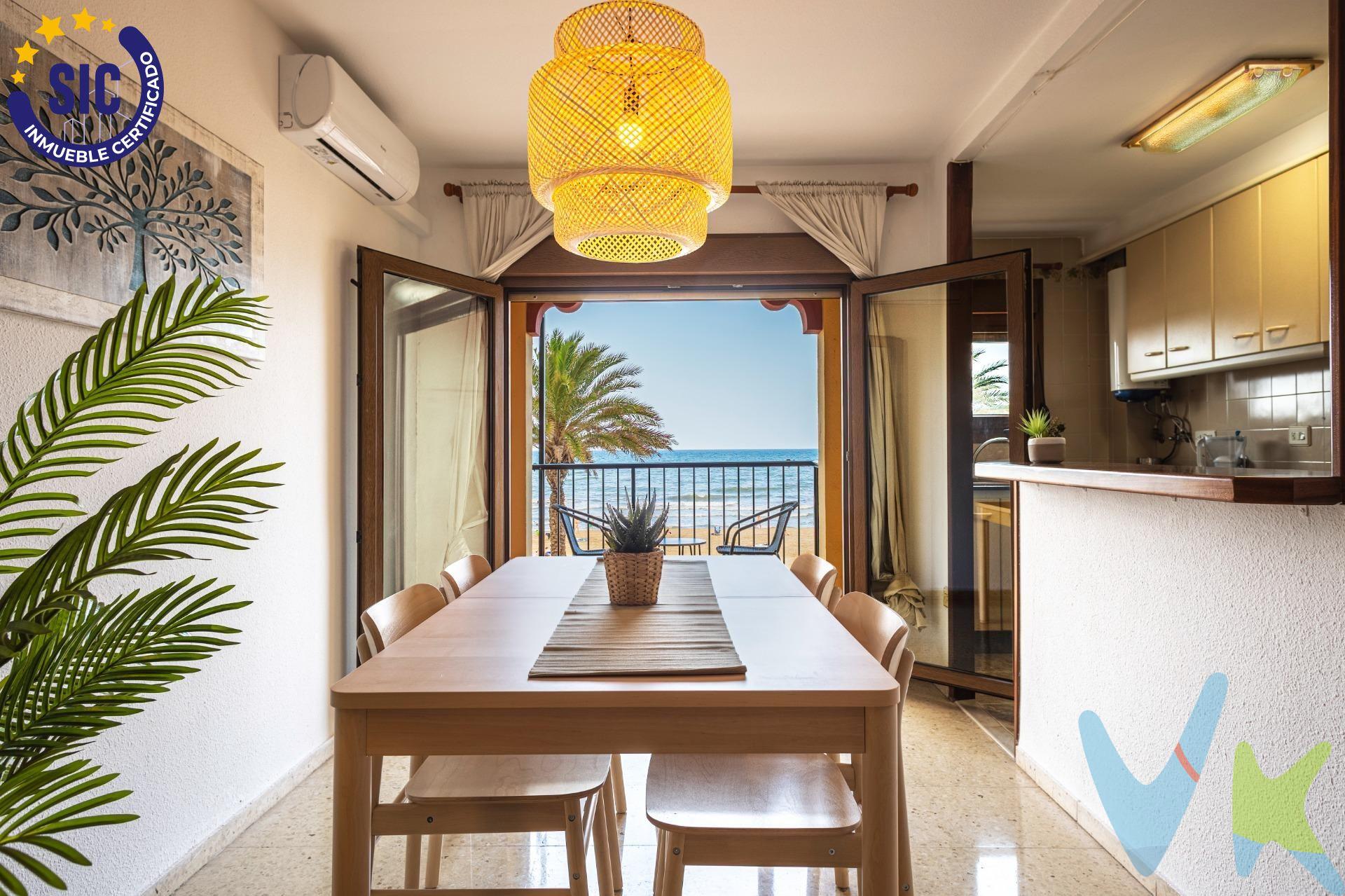 Se ofrece una oportunidad única para adquirir un magnífico apartamento situado en la codiciada primera línea de playa en Port Saplaya. Esta luminosa y espaciosa vivienda combina una ubicación inmejorable con unas vistas espectaculares al mar Mediterráneo, ideal para disfrutar del estilo de vida costero. Distribución y Características Principales. El apartamento está compuesto por tres dormitorios, garantizando amplitud y comodidad. Dos de estos dormitorios son dobles, ofreciendo un espacio generoso. Todos los dormitorios cuentan con armarios empotrados, optimizando el espacio de almacenamiento. Dormitorios: 3 (2 dobles, 1 individual). Armarios: Empotrados en todos los dormitorios. Dos splits de aires acondicionados de frio/calor. La propiedad destaca por sus dos espacios exteriores, ideales para relajarse y disfrutar del entorno:. Balcones: Dos balcones, ambos con vistas directas al mar. Zonas Comunes y Servicios. La vivienda dispone de una cocina totalmente equipada, lista para ser utilizada. El amplio comedor se convierte en el corazón del hogar, perfecto para reuniones y comidas familiares, con acceso directo a uno de los balcones. Para mayor confort, el apartamento cuenta con dos baños completos. Ubicación y Vistas. La principal característica de esta propiedad es su situación en primera línea de playa, ofreciendo acceso inmediato a la arena y el mar. Las vistas al mar desde todas las estancias son inigualables, proporcionando un paisaje de postal todos los días. Port Saplaya, conocida como la "Pequeña Venecia", es una zona residencial de gran encanto, con puerto deportivo, zonas comerciales, restaurantes y todos los servicios necesarios al alcance de la mano. VENTA:. PVP 380.000€.  Gastos e impuestos no incluidos en el precio. La compra conlleva impuestos y gastos de formalización para el comprador. A título orientativo se informa que en segundas transmisiones el ITP con carácter general en  Valencia es del 10%, pudiendo existir otros tipos impositivos atendiendo a las circunstancias  personales del comprador u otras circunstancias previstas legalmente. Base imponible del impuesto el mayor valor entre el precio de compraventa, la tasación o el valor de referencia catastral. En cuanto a los gastos de notaría y registro, en su caso,  suelen oscilar aprox; entre 1,5% y 2,5% (aranceles variables según precio, n.º de copias y complejidad). El comprador elige notario. Si el comprador precisase de hipoteca: tasación, condiciones y costes bancarios serán según entidad elegida por el comprador, así como los gastos de gestoría, y cualesquiera otros gastos inherentes a la formalización de la compraventa que legalmente correspondan a la parte compradora, salvo pacto expreso en contrario con el vendedor. El consumidor tiene, conforme a la normativa vigente, a su disposición información y documentación adicional relativa al inmueble y condiciones de la compraventa, que podrá ser consultada en C/Joaquín Costa 4, bajo 46005 Valencia o urbe2@remax.es. Honorarios de mediación inmobiliaria a cargo del  COMPRADOR: (3% del precio final de venta más IVA (21%), salvo otro pacto.); y de VENDEDOR (según acuerdo con el mismo). . Se informa al consumidor que la agencia actúa como intermediaria inmobiliaria en la operación, estando cualquier eventual compraventa y sus condiciones sujeta a la aceptación expresa del propietario-vendedor y a la posterior formalización del correspondiente contrato.