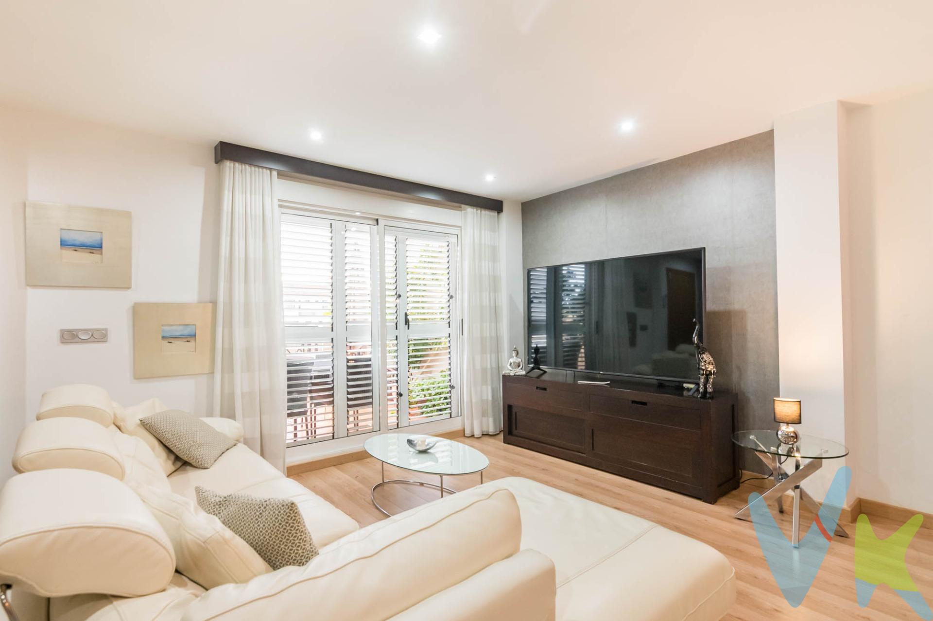 Crea el hogar que siempre has soñado, te presentamos este magnífico dúplex situado en la tranquila y demandada zona de La Paira de Archena, de Villanueva del Río Segura, ideal para familias que buscan amplitud, comodidad y espacios exteriores para disfrutar todo el año. Planta principal: Al acceder a la vivienda encontramos un acogedor porche de entrada, perfecto para disfrutar del exterior. En esta planta dispone de un amplio y luminoso salón-comedor, aseo de cortesía y una cocina independiente muy espaciosa, totalmente funcional, con salida directa a un lavadero cubierto. Desde el lavadero accedemos a un patio exterior privado, ideal para crear una zona chill out, disfrutar de reuniones familiares o preparar tus mejores barbacoas. Planta superior: La zona de descanso se distribuye en 3 amplias habitaciones y 2 baños completos, uno de ellos en suite dentro del dormitorio principal. Además, la suite cuenta con salida directa a un balcón privado, aportando luminosidad y un espacio extra para desconectar. Sótano: La vivienda dispone de sótano comunitario con capacidad para 2 vehículos, ofreciendo comodidad y amplitud de aparcamiento y almacenaje. Una vivienda perfecta para quienes buscan tranquilidad, espacio y calidad de vida, en una ubicación excelente y bien comunicada. 📞 ¡Contacta con nosotros para más información o para concertar una visita!. PVP: 235.000€. No incluye gastos, impuestos y demás gastos legalmente correspon-dan al comprador: ITP del 7,75% con carácter general; existen excepciones se-gún normativa aplicable (1). Base imponible el mayor valor entre el precio de ven-ta o el valor referencia catastral. Gastos Notaría y Registro: 1.900€ aprox. según complejidad y aranceles vigentes (2). Financiación: gastos de hipoteca, tasación y gatos bancarios a cargo del comprador, según su necesidad y elección. Servi-cio doble de intermediación: Honorarios inmobiliaria a cargo del comprador: 3% precio final con un mínimo de 3.000€, más IVA (21%), salvo acuerdo contrario tras negociación, no incluidos en PVP. Operación y condiciones de compraventa sujeta a aceptación expresa del vendedor. Para acceder a información y docu-mentación legalmente exigible por el consumi-dor: https://www.inmotasa.es/consumidor/ .   Comercialización en multiexclusiva: Por mandato expreso del propietario, este inmueble se comercializa en multiexclusiva, lo que garantiza un acceso completo a la información, un servicio profesional y una gestión ordenada, sin interferencias de terceros. Si eres agente inmobiliario y tienes un cliente interesado, estaremos encantados de colaborar.    Una compra tranquila y bien acompañada: Al contactar directamente con nosotros, evitarás molestias innecesarias a la propiedad. Nos encargamos de toda la intermediación, facilitándote la documentación, la información necesaria y un trato cercano, claro y sin complicaciones.  (1) Para una información exhaustiva sobre el funcionamiento, tipos impositivos y bonificaciones del ITP en la Región de Murcia, puedes consultar el portal oficial de la Agencia Tributaria Autonómica en el siguiente enla-ce: agenciatributaria.carm.es/ITPAJD. (2) Tarifas notariales y registrales reguladas en Anexo I Del Real Decreto 1426/1989 y, Anexo I Del Real Decreto 1427/1989, respectivamente. 