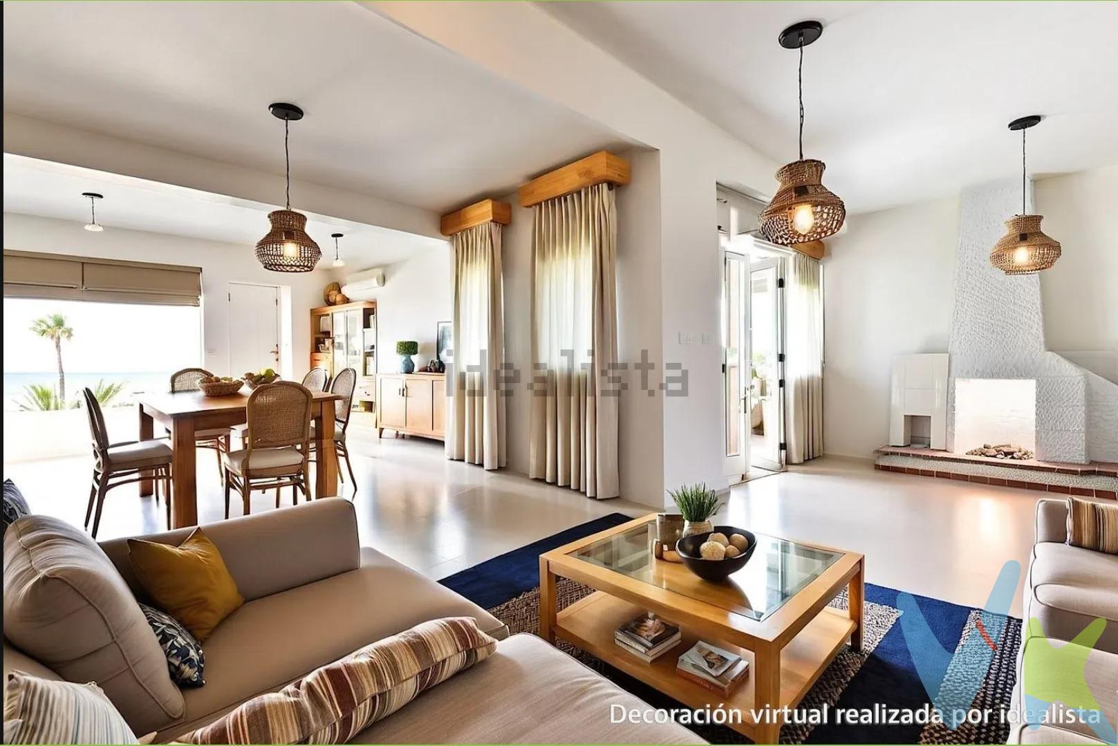 Amplia planta baja vivienda de casi 90 m², ideal para disfrutar de espacios cómodos y accesibles, un espacio en bruto lleno de posibilidades para que puedas crear la vivienda que siempre has imaginado. Actualmente se utiliza como trastero, aunque en Catastro figura como vivienda, lo que facilita adaptar su distribución a tu gusto. Cuenta con una terraza–des lunado de unos 6 m² y dos habitaciones simples que dan a un patio común con otros edificios. El inmueble no cuenta con baño ni cocina, pero es el lienzo perfecto para que des alas a tu imaginación y lo transformes en la vivienda que llevas tiempo soñando. La ubicación cuenta con todos los servicios básicos a pocos minutos a pie: a solo 5 minutos caminando del Consum, a 3 minutos de la Escuela Oficial de Idiomas y a 1 minuto de la parada de autobús. Un lugar perfecto para quienes buscan un espacio accesible y con potencial, listo para reinventarse. Aquí podrás diseñar cada rincón a tu medida, aprovechar la amplitud de la planta baja y convertirla en un hogar totalmente personal. Una oportunidad ideal para dejar volar la imaginación y crear un proyecto único desde cero. Su amplia puerta de acceso principal permite un uso versátil del espacio, convirtiéndolo también en una excelente opción como garaje con capacidad para varios vehículos. Mobiliario, vehículos y otros elementos decorativos y personales de la propiedad no incluidos. Impuestos, gastos de compraventa, intermediación y financiación no incluidos.