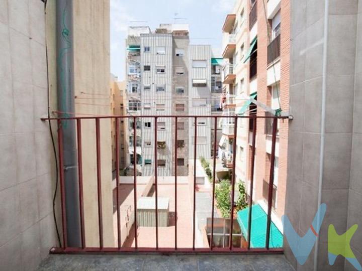 📍 Oportunidad única para inversores en Hospitalet de Llobregat, linda con zona Pubilla Cases, bien conectado y menos de 5 min a pie de Metro Pubilla Cases (L5) y también cerca del Mercat de Pubilla Cases. Este acogedor piso de **43 m²** está en buen estado y cuenta con un contrato de alquiler vigente hasta mayo de **2026**, garantizando una buena rentabilidad desde el primer día. 🚀 . Con dos habitaciones sencillas y un baño completo, esta propiedad es ideal para quienes buscan diversificar su portafolio inmobiliario sin complicaciones adicionales. 💼 . El precio atractivo y te permitirá maximizar tus ingresos pasivos mientras disfrutas del crecimiento constante que ofrece la ciudad. 🌆 . No pierdas la oportunidad de adquirir este inmueble lleno potencial; ¡contáctanos hoy mismo! 📞. . NOTA:. En los importes indicados no se hayan incluido los impuestos y tasas aplicables a la compra o alquiler del bien inmueble. Las fotografías, vídeos, planos y demás documentación gráfica pueden no corresponder con la realidad actual, así como los metrajes y superficies, y no tienen carácter contractual. Salvo indicación contraria, los muebles y equipamiento que aparecen en el anuncio no están incluidos en el precio. Tampoco están incluidos en el precios los gastos e impuestos de formalización de la compraventa : IVA, ITP, Notario, Registro, etc. 