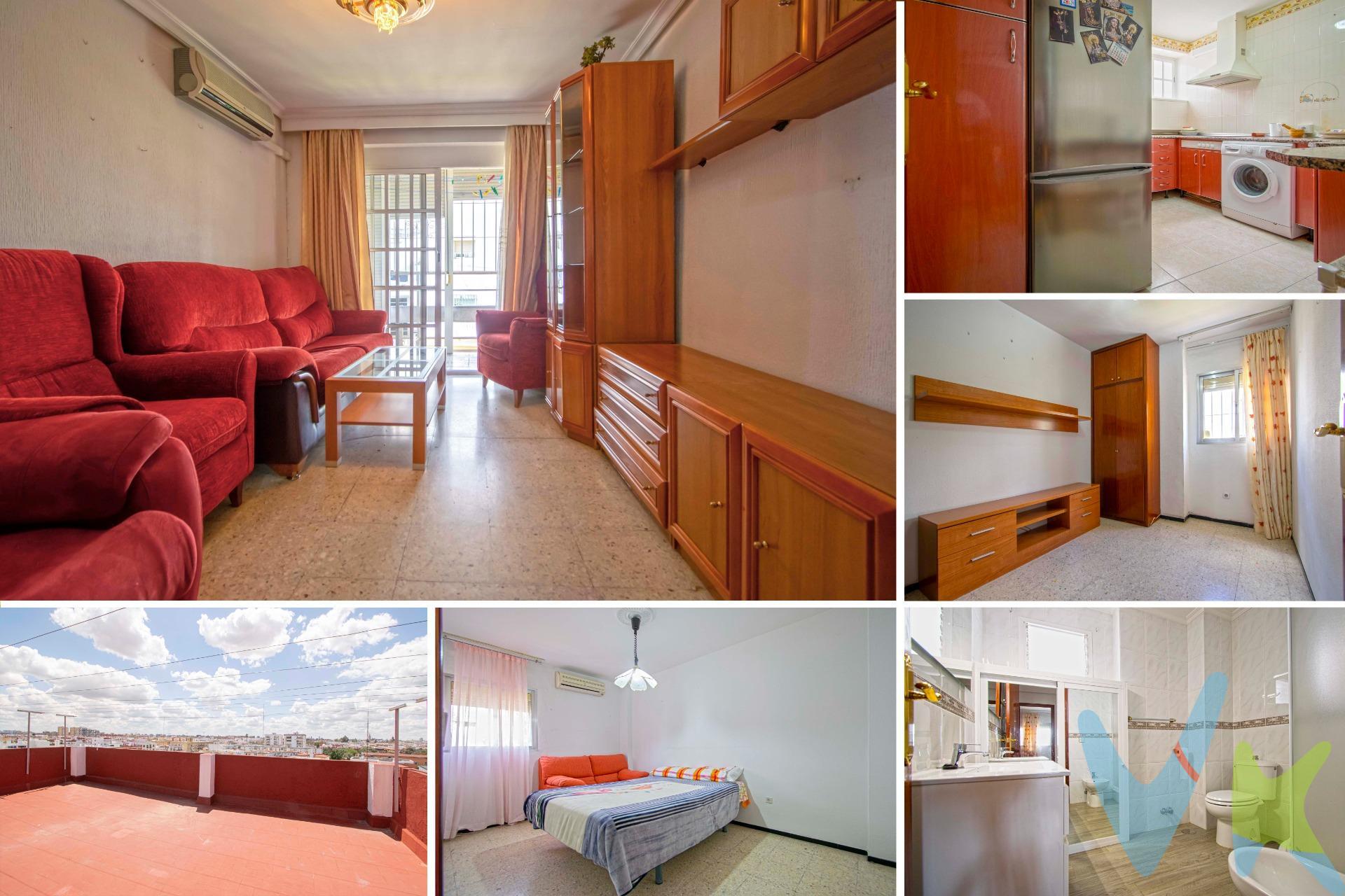 ¡Magnífica oportunidad en zona Parlamento!. Presentamos esta vivienda de 3 dormitorios, amplio salón-comedor, cocina independiente y baño. Lista para entrar a vivir, ideal para tu familia o como inversión. La ubicación es excepcional. A 5 minutos del hospital Macarena, del Campus de la US y próxima estación de metro (línea 3). . Rodeado de todos los servicios necesarios para el desarrollo de una vida familiar plena: colegios, parques, centros de ocio y comercios de todo tipo. El inmueble, de 74 m2, es un primero con balcón en un edificio con ascensor recién instalado y azotea transitable. . Construido en 1972, se encuentra en buen estado, se entrega con cocina amueblada y equipada solo con vitrocerámica, campana extractora y termo de butano. El agua está incluida en la comunidad y cuenta con dos aparatos de aire acondicionado tipo split. Se entrega sin amueblar. Llámanos sin compromiso y ven a visitarlo. Informamos a nuestros clientes compradores que el precio de venta no incluye lo siguiente: Honorarios de la agencia inmobiliaria, Impuestos (I. T. P. , I. V. A. o A. J. D. , en su caso) ni otros gastos de la compraventa (gastos de Registro de la Propiedad, Notaría, Gestoría ni de posible Financiación). Documento D. I. A. a disposición del consumidor según Decreto 218/2005 Junta de Andalucía.