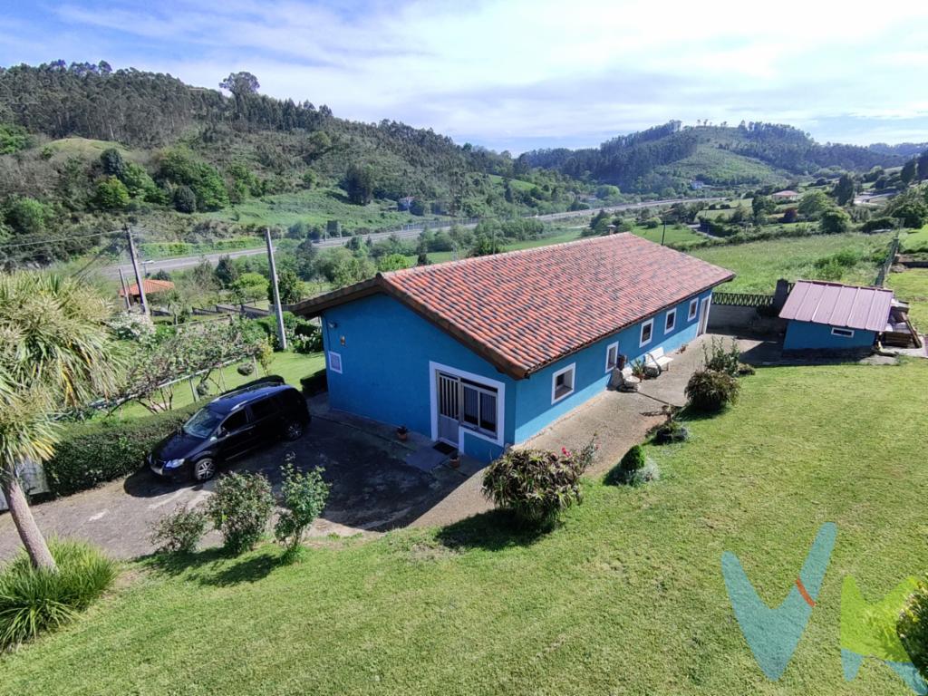  En la zona de Cenero, se encuentra esta  magnífica casa independiente que invita a ser descubierta. Se trata de una  bonita casa en una finca edificable de 2010 m2 en Veranes, Cenero, a 10 kilómetros del centro de Gijón y muy bien comunicadaDispone de 103 metros cuadrados construidos  y 90,71 metros cuadrados útiles con  2 dormitorios, salón, amplia cocina y baño. además de una amplio almacén unido a la casa, por donde se podría ampliar con poca reformaLa finca es edificable, por lo que tiene una edificabilidad total de 300 m2 que  añade un valor incalculable, posibilitando futuros proyectos de ampliación o construcción según sus deseos o necesidades.Dispone de una caseta de aperos  que  complementa las funcionalidades de esta casa, ofreciendo espacio adicional para almacenamiento y permitiendo mantener el orden en el hogar.Situado en una ubicación estratégica, este inmueble brinda la ventaja de encontrarse en un entorno sereno mientras permanece bien comunicada con el dinamismo de Gijón, a escasos 7 minutos supermercado, centro comercial y un montón de opciones de ocio y comerciales. . Si busca un lugar donde asentarse y disfrutar de una vida plena, esta casa en Cenero representa una oportunidad única. Sin dudas, una visita personal superará sus expectativas y le permitirá apreciar las diversas posibilidades que su metraje y localización ofrecen. La invitación está abierta para que venga a explorar cada rincón y descubrir todo lo que esta casa tiene para ofrecer en una de las zonas más apacibles de Gijón. No pierda la oportunidad de invertir en un espacio con tal potencial, en un enclave tan privilegiado.El precio no incluye el Impuesto de transmisiones patrimoniales ni los gastos de Notaría y Registro relativos a la compraventa.