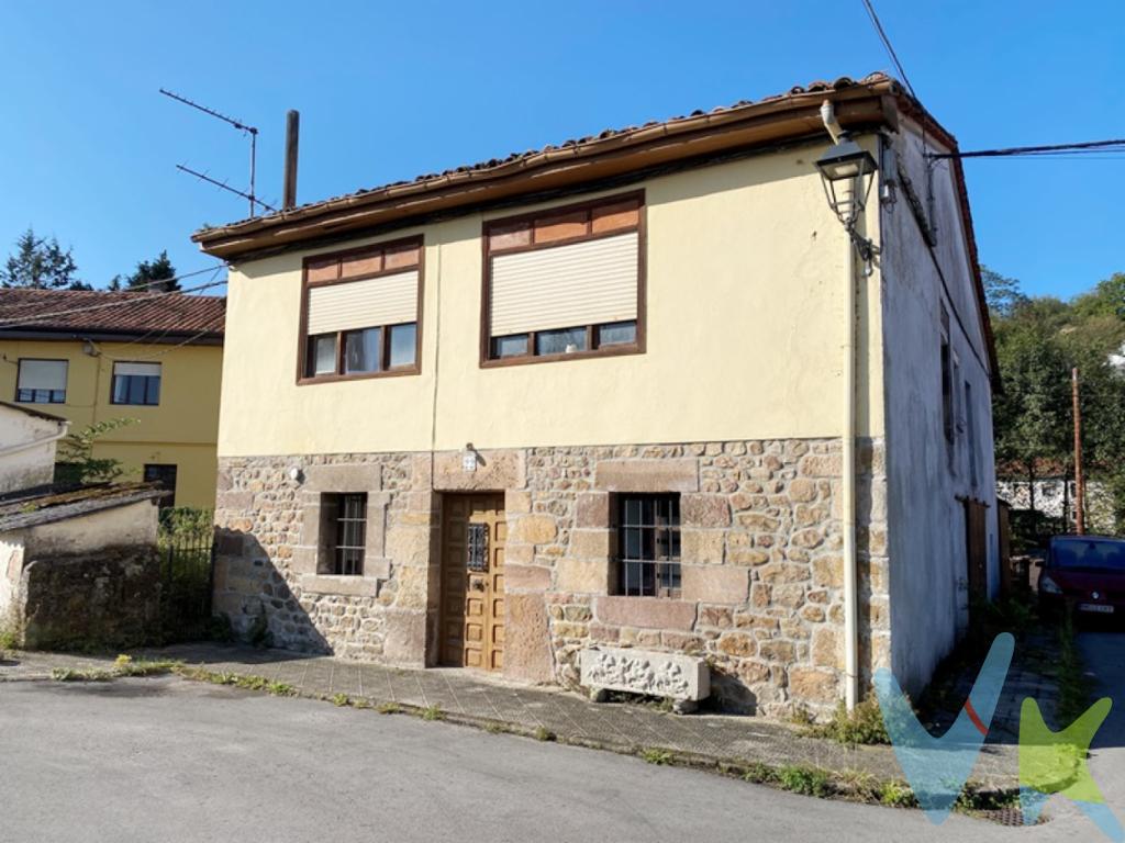 ¿Quieres tener una casa con jardín en Cabezón de la Sal?...pues ahora tienes la oportunidad!!!Te ofrecemos una casa para reformar con un amplio jardín de unos cuatrocientos metros, a muy poca distancia del centro de Cabezón, en el conocido barrio de La Pesa.Originalmente, el edificio estaba dividido en dos viviendas, con su entrada independiente para cada una de ellas, aunque, por supuesto, puedes hacer el reparto que mejor se adapte a tus necesidades.Aparte de las dos plantas, también dispones de un bajo cubierta diáfano que podrás aprovechar para ganar metros de vivienda.Interesante propiedad, tanto si deseas convertirlo en  tu hogar como si se trata de una inversión para destinarlo al alquiler o a la venta una vez reformado.No dejes de llamarnos!!!