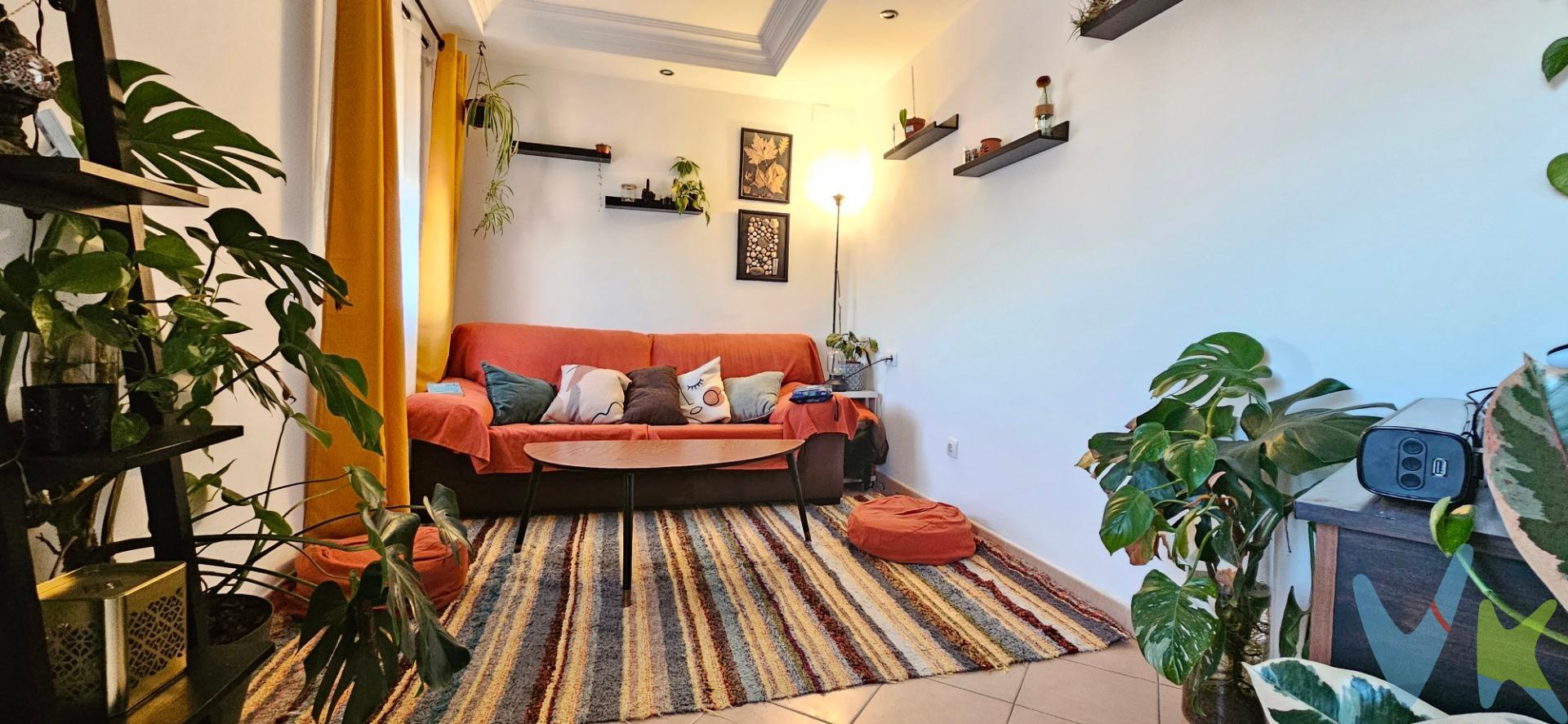 INVERSORES: RENTABILIDAD DESDE EL PRIMER DÍA – VIVIENDA YA ALQUILADA. 2ª planta sin ascensor | Reformada | Inquilino estable. ¿Buscas una inversión con inquilino consolidado y sin incertidumbres? Esta propiedad es para ti:. Renta mensual actual: 450 €/mes. Contrato vigente: el comprador se subroga (finaliza en enero de 2028). Reforma integral: realizada hace 5 años. Inquilino solvente y al corriente de pagos. Características de la vivienda:. 2 dormitorios. 1 baño con plato de ducha. Cocina amueblada con electrodomésticos. Lavadero. Terraza. Ubicación:. Junto a la Nacional IV con fácil acceso. Lanzadera de metro que conecta directamente con el Metro de Montequinto y Universidades. Zona bien comunicada y con alta demanda de alquiler. Ventajas para inversores:. Edificio sin ascensor → menos gastos comunitarios, mayor rentabilidad. Vivienda entregada con alquiler activo. Ingresos desde el primer día, sin necesidad de reforma ni búsqueda de inquilino. Producto estable, de bajo riesgo y con alta demanda. � Una fórmula ganadora para diversificar tu cartera inmobiliaria con un activo seguro y rentable. CONDICIONES:. Por mandato expreso del propietario, comercializamos este inmueble en exclusiva, lo que le garantiza el acceso a toda la información, a un servicio de calidad, un trato fácil, sencillo y sin interferencias de terceros. Por este motivo, se ruega no molestar al propietario, a los ocupantes de la propiedad o a los vecinos. Muchas gracias por su comprensión. GASTOS E IMPUESTOS INHERENTES A LA COMPRA NO INCLUIDOS EN EL PRECIO, como ITP, notaría, registro, honorarios profesionales de agencia y posible financiación. D. I. A. (Documento de Información abreviado) a disposición del consumidor que lo solicite, en base a lo dispuesto en el Decreto 218/05 de 11 de Octubre que regula el Reglamento de Información al Consumidor en la compra-venta y arrendamiento de vivienda en Andalucía. Los cálculos correspondientes al Impuesto de Transmisiones Patrimoniales, pueden consultarse en la página oficial de la Junta de Andalucía, en el siguiente enlace:. https://www.juntadeandalucia.es/organismos/economiahaciendayfondoseuropeos/areas/tributos-juego/tributos/paginas/impuestos-cedidos-transmisiones.html"rendamiento de vivienda en Andalucía. 