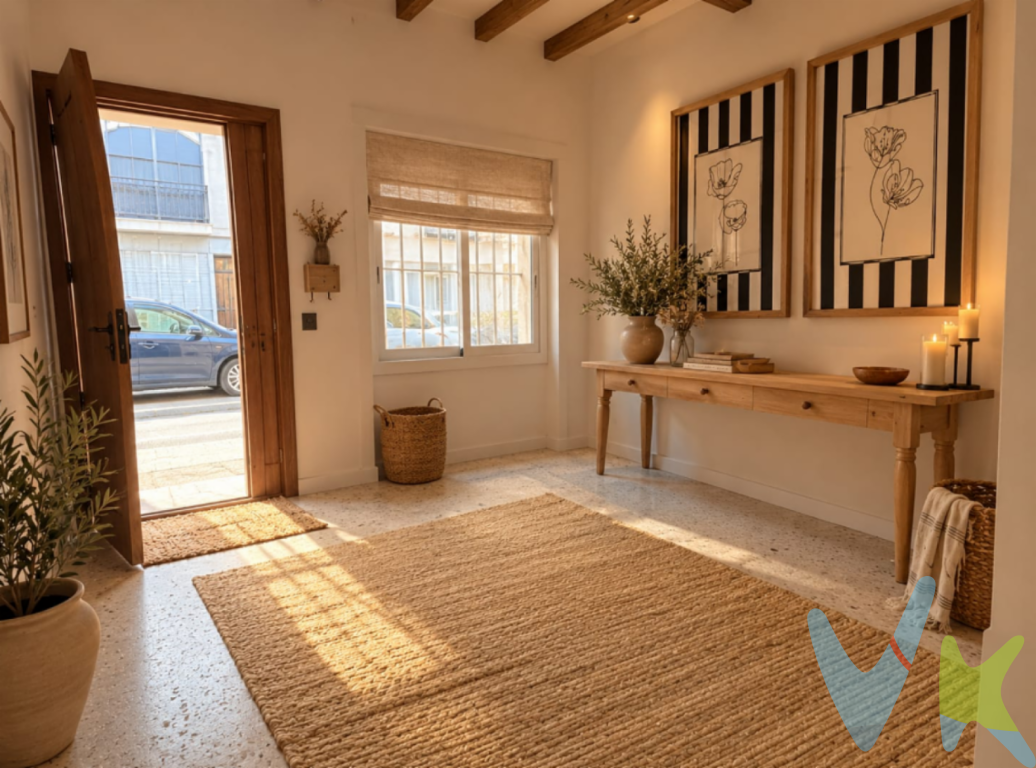 UN LIENZO EN BLANCO EN EL CORAZÓN DE ALDAYA: 117 m²  EN PLANTA BAJA, PARA CREAR EL HOGAR DE TUS SUEÑOS    Hay casas que cuentan historias?EUR? y otras que esperan a que tu escribas la tuya.    En pleno corazón de Aldaya, cerca del ayuntamiento y cafeterías, en la emblemática calle San Vicente, junto a la iglesia, encontramos esta planta baja de 117 m², una oportunidad única para quienes saben ver más allá de las paredes y descubrir todo lo que un espacio puede llegar a ser.    Se trata de una planta baja a pie de calle, con entrada completamente independiente y tan solo un vecino en la planta superior, una característica que aporta privacidad, tranquilidad y esa agradable sensación de vivir en una casa propia, sin las incomodidades de una gran comunidad de vecinos.    La vivienda se encuentra para reformar íntegramente, convirtiéndose en un auténtico lienzo en blanco donde dar forma a ese hogar que siempre has imaginado, sin incómodas escaleras.    Pero si algo hace verdaderamente especial a esta propiedad es su ubicación excepcional.    Situada junto a la iglesia, en una de las zonas con más esencia de Aldaya, permite disfrutar de la vida de pueblo en su máxima expresión: sus calles llenas de historia, el comercio de proximidad, sus plazas, sus tradiciones y esa cercanía entre vecinos que convierte un lugar en hogar.    Aldaya conserva el encanto de los pueblos de siempre, con la comodidad de contar con servicios, comercios y buenas conexiones con Valencia.   Una planta baja independiente, con un único vecino arriba, una ubicación privilegiada y todo un mundo de posibilidades por descubrir.    Porque a veces el verdadero lujo no es encontrar una casa terminada, sino tener la oportunidad de crear una que sea completamente tuya.    Ven a descubrir su potencial.   Quizá aquí comience tu próxima historia.    Si tienes que vender antes tu vivienda, llámanos y te asesoramos cómo hacerlo para además tener los mínimos gastos posibles y todas las garantías.  Agencia Registrada con el nº00516 en el Registro Obligatorio de Agentes Inmobiliarios de la Comunidad Valenciana Por mandato expreso del propietario, COMERCIALIZAMOS ESTE INMUEBLE EN EXCLUSIVA, lo que le garantiza el acceso a toda la información, a un servicio de calidad, un trato fácil, sencillo y sin interferencias de terceros. Por este motivo, se ruega NO MOLESTAR AL PROPIETARIO, a los ocupantes de la propiedad o a los vecinos. Muchas gracias por su comprensión.  La oferta está sujeta a cambios de precio o retirada del mercado sin previo aviso. Este anuncio en su conjunto, incluyendo textos, fotos, imágenes o cualquier otro contenido de este, no es vinculante dado que la información es ofrecida por terceros y puede contener errores. Se muestra a título informativo y no contractual.  El precio del inmueble no incluye los honorarios de la agencia que ascienden al 4%+IVA del precio final del inmueble (con un mínimo de 4000), ni los gastos de notaría y registro de la propiedad (que están sujetos a aranceles y varían dependiendo del precio de escrituración), ni los impuestos (que en la Comunitat Valenciana varían dependiendo del precio del inmueble y de las características personales del comprador).  Esta propiedad se pone a la venta con toda la documentación comprobada y en regla, por lo que ofrecemos GARANTIAS a los compradores.  