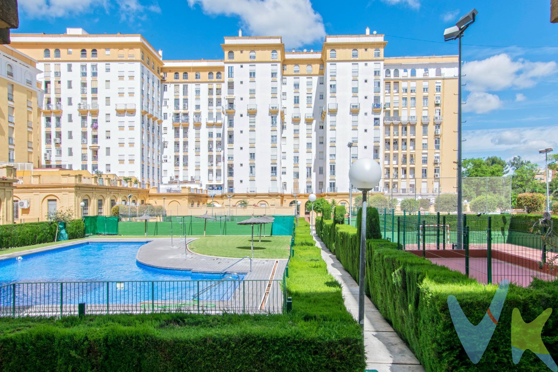 Con una situación inmejorable, en uno de los residenciales más demandados de Sevilla Este con unas espectaculares zonas comunes con PISCINA COMUNITARIA, ZONA INFANTIL y DEPORTIVA, y además cuenta con una FANTÁSTICA TERRAZA PRIVADA de 40m2 aprox. Tiene 65,44m2 construidos, originariamente de un dormitorio, tras una reforma ahora cuenta con un dormitorio principal y dos adyacentes, amplio y acogedor salón con salida a la terraza, cocina independiente, y un cuarto de baño completo.  . Este singular inmueble se encuentra para reformar, dándote la posibilidad de adecuarlo a tus gustos y necesidades. Si quieres ampliar la información, o agendar una visita, no dudes en contactar con nosotros. Informamos a nuestros clientes que el precio de venta no incluye lo siguiente: Honorarios de la agencia inmobiliaria, Impuestos (I.T.P., I.V.A. o A.J.D., en su caso) ni otros gastos de la compraventa (gastos de Registro de la Propiedad, Notaría, Gestoría ni de posible Financiación). Documento F.I.S. a disposición del consumidor según Decreto 218/2005 Junta de Andalucía.