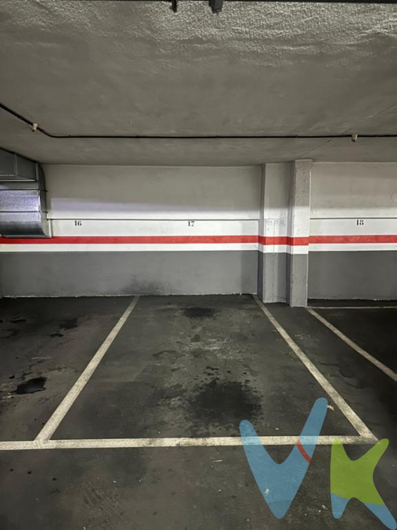 Ponemos a la venta una buena plaza de garaje de 12,50 metros útiles con trastero anejo de 3,80 metros útiles en Viesques.Si vives en la zona y necesitas plaza o bien eres residente estacional y valoras tener tu propia plaza de garaje con trastero, aquí tienes la oportunidad.Un producto que sin duda te ayudará a mejorar la calidad de vida tuya y de tu familia además de tener la posibilidad de rentabilizarla en alquiler o a venta en un futuro.No lo pienses más y llámanos.Estaremos encantados de poder ayudarte.En el precio no está incluido el 8% de transmisión patrimonial ni los gastos de registro y de notaría. 
