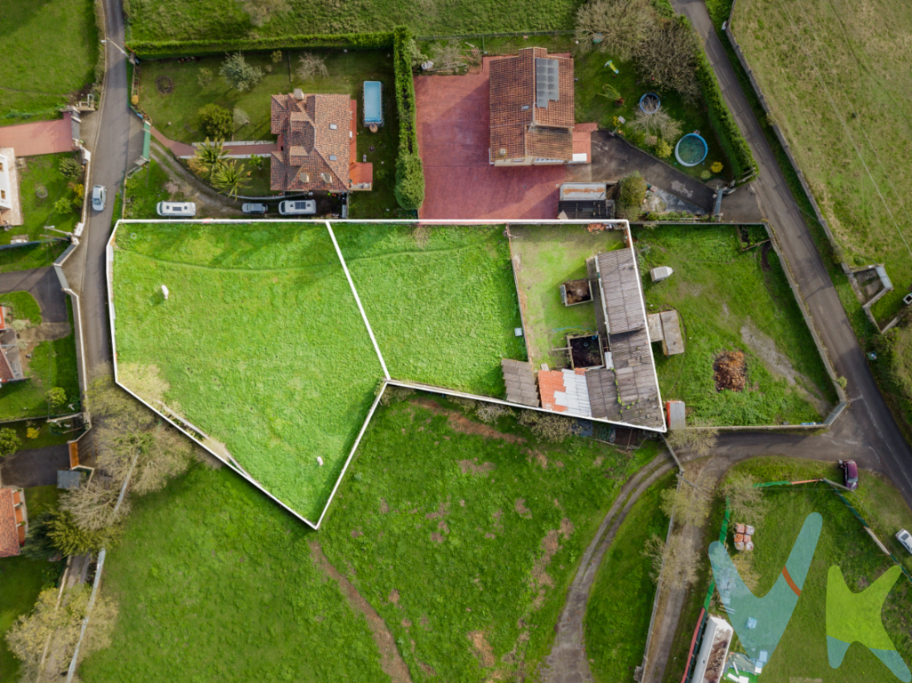 VENTA DE 2 PARCELAS: 54.900 EUROS CADA UNA PONEMOS A LA VENTA FINCA EN LA FERRERA SIERO, LA FINCA CONSTA DE 2.720 METROS CUADRADOS, DE LOS CUALES SALEN 2 PARCELAS, UNA DE 1.250 M2 Y OTRA DE 1.470M2.SITUADAS EN UN ENTORNO RURAL,  UNA ZONA MUY TRANQUILA DONDE PUEDES REALIZAR TU PROYECTO DE VIVIENDA INDEPENDIENTE PERO SIN RENUNCIAR A TENER TODOS LOS SERVICIOS.PRÓXIMA A NOREÑA Y AL LADO DEL BERRON, UN PASEO CAMINANDO, DONDE TIENES TODO, COMERCIOS, SUPERMERCADOS, CAFETERIAS, COLEGIOS, FARMACIA, MÉDICO... COMUNICACIÓN POR TREN Y AL LADO DE LA SALIDA DE LA AUTOPISTA QUE TE SITUA EN 15 MINUTOS DE LA CAPITAL Y DE LA COSTA.CARAZTERÍSTICAS DE LA FINCA:2 PARCELAS REGISTRADAS INDEPENDIENTES CON SU REFERENCIA CATASTRAL.SE PERMITE CONSTRUIR HASTA 300 M2 EN PLANTA BAJA, O A DOS ALTURAS MÁS BAJO CUBIERTA, EN CADA PARCELA.CON LUZ Y AGUA DENTRO DE LA FINCA.Y CON CERRAMIENTO EN LOS LATERALES, CON UNA GRAN PARTE CON MURO.FINCA LLANA Y MUY SOLEADA.EL PRECIO NO INCLUYE GASTOS: ITP REGISTRO Y NOTARIA ESTE PUEDE SER TU SITIO, NO LO PIENSES Y VEN A VERLAS, TANTO SI PIENSAS EN HACER TU PROYECTO DE FUTURO COMO SI QUIERES HACER UNA BUENA INVERSIÓN.LLÁMANOS ESTAREMOS ENCANTADOS DE ATENDER TUS CONSULTAS. 