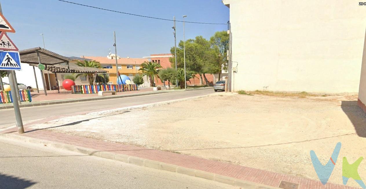 Crea el hogar que siempre has soñado, en este solar  urbano de 361 m² en Ceutí, una excelente oportunidad para quienes buscan una parcela donde hacer realidad su proyecto de vivienda. Una opción ideal para construir tu hogar a medida, en una ubicación que te permitirá diseñar un espacio adaptado a tus necesidades y estilo de vida. Si estás buscando un terreno para construir en Ceutí, esta puede ser la oportunidad que estabas esperando. ¡No dejes escapar esta oportunidad y solicita más información!. PVP: 49.999€. No incluye gastos, impuestos y demás gastos legalmente correspondan al comprador: ITP del 7,75% con carácter general; existen excepciones según normativa aplicable (1). Base imponible el mayor valor entre el precio de venta o el valor referencia catastral. Gastos Notaría y Registro: 1.900€ aprox. según complejidad y aranceles vigentes (2). Financiación: gastos de hipoteca, tasación y gatos bancarios a cargo del comprador, según su necesidad y elección. Servicio doble de intermediación: Honorarios inmobiliaria a cargo del comprador: 3% precio final con un mínimo de 3.000€, más IVA (21%), salvo acuerdo contrario tras negociación, no incluidos en PVP. Operación y condiciones de compraventa sujeta a aceptación expresa del vendedor. Para acceder a información y documentación legalmente exigible por el consumidor: https://www.inmotasa.es/consumidor/ .   Comercialización en multiexclusiva: Por mandato expreso del propietario, este inmueble se comercializa en multiexclusiva, lo que garantiza un acceso completo a la información, un servicio profesional y una gestión ordenada, sin interferencias de terceros. Si eres agente inmobiliario y tienes un cliente interesado, estaremos encantados de colaborar.    Una compra tranquila y bien acompañada: Al contactar directamente con nosotros, evitarás molestias innecesarias a la propiedad. Nos encargamos de toda la intermediación, facilitándote la documentación, la información necesaria y un trato cercano, claro y sin complicaciones.  (1) Para una información exhaustiva sobre el funcionamiento, tipos impositivos y bonificaciones del ITP en la Región de Murcia, puedes consultar el portal oficial de la Agencia Tributaria Autonómica en el siguiente enlace: agenciatributaria.carm.es/ITPAJD. (2) Tarifas notariales y registrales reguladas en Anexo I Del Real Decreto 1426/1989 y, Anexo I Del Real Decreto 1427/1989, respectivamente.