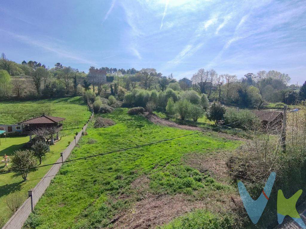 ¡OPORTUNIDAD ÚNICA! Maravillosa finca edificable en Moreo-Colloto. Una de las zonas más cotizadas, con preciosas construcciones en los alrededores y a tan sólo 2 minutos de Colloto. Agua, luz y alcantarillado a pie.Para los que desean invertir en un lugar rodeado de tranquilidad y belleza natural, con la posibilidad de desarrollar un proyecto personalizable a su gusto.- Colloto es una población con todos los servicios, supermercados, colegios, centro de salud, polideportivo, piscinas, transporte público y todo lo que necesitas para el día a día.- Excelente acceso rodado, perfecta para disfrutar de la comodidad sin renunciar a la privacidad. Bien conectada con las principales vías de comunicación, facilitando el acceso a las ciudades cercanas y a otros puntos de interés de la región.- Muy soleada durante todo el día, ideal para quienes valoran la luz natural.- Edificable hasta 300 m²: posibilidad de construir una vivienda unifamiliar amplia y moderna.- ¡IMPORTANTE! Opción de segregar en dos fincas independientes, lo que permite construir otra vivienda adicional. Gran oportunidad tanto para particulares como para promotores.Otra característica a destacar es el alcantarillado ya que facilita cualquier desarrollo o construcción futura. Esto no solo representa un ahorro significativo en costos adicionales de instalación, sino que también simplifica el proceso de planificación para quienes desean maximizar el uso del terreno.Los interesados en desarrollar viviendas unifamiliares encontrarán en esta finca el lienzo perfecto para materializar su visión. Las características del terreno y su disposición ofrecen múltiples posibilidades arquitectónicas, permitiendo diseñar espacios personalizados que se adapten a las necesidades y preferencias de cada familia. .Una finca con un gran potencial, en una ubicación excepcional y a buen precio. No deje pasar la oportunidad de transformar este espacio en el refugio que siempre ha deseado. ¡Contacta con Arxus para más información!En el precio no está incluido el Impuesto de Transmisiones Patrimoniales y los gastos de Notaría y Registro.