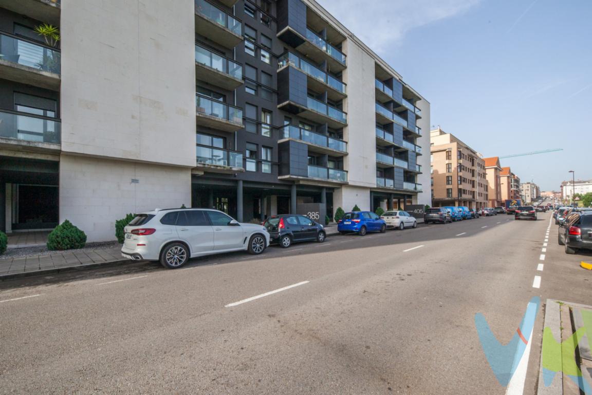 En la exclusiva zona de Nuevo Roces en Gijón, se encuentra disponible en venta esta plaza de garaje en un edificio de construcción reciente, del año 2012.Ubicado en una de las zonas más demandadas de la ciudad, este garaje se presenta como una oportunidad única para aquellos que buscan un espacio seguro y cómodo para guardar su vehículo.Con fácil acceso desde las principales vías de la ciudad, este garaje ofrece comodidad y tranquilidad a sus propietarios. Además, al estar situado en un edificio moderno y bien conservado, garantiza la seguridad y el buen estado de conservación a lo largo de los años.Su amplitud y distribución permiten aprovechar al máximo el espacio disponible, brindando la posibilidad de almacenar un coche y moto.Además, al encontrarse en una zona residencial de gran valor, este garaje se convierte en una inversión segura y rentable a largo plazo. La alta demanda de plazas de aparcamiento en la zona asegura un valor añadido a la hora de vender o alquilar en el futuro.No pierdas la oportunidad de visitar este garaje en una de las mejores ubicaciones de Gijón. Su precio asequible y sus múltiples ventajas lo convierten en una opción ideal para quienes buscan un espacio seguro y cómodo para su vehículo.Contacta con nosotros para más información y agenda una visita para conocer de cerca este garaje en Nuevo Roces. Estamos seguros de que no te arrepentirás de invertir en esta propiedad única en una de las mejores zonas de Gijón. ¡No dejes pasar esta oportunidad!El precio no incluye impuesto de transmisiones, gastos de notaría y registro.