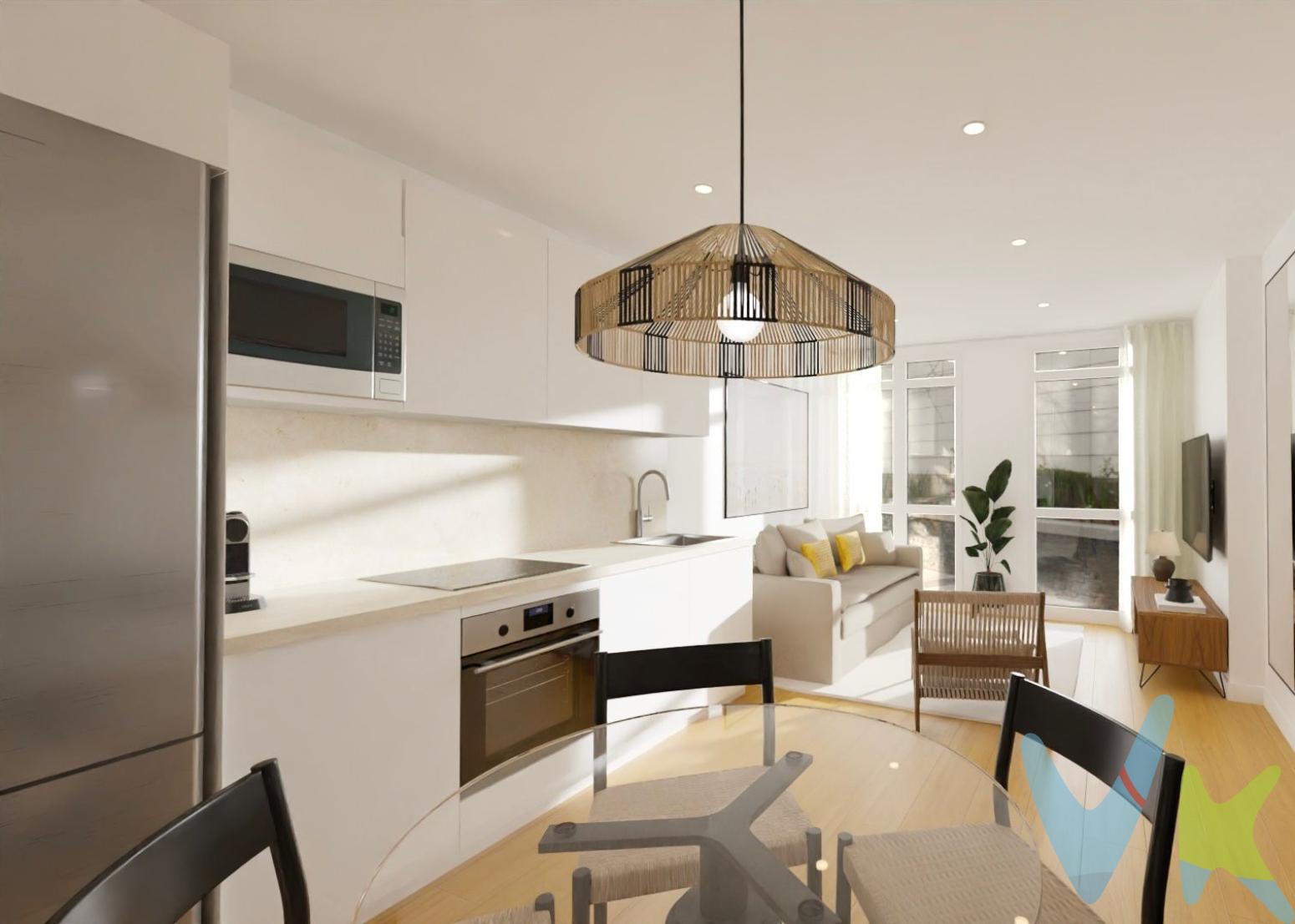 Oportunidad única. Apartamento a estrenar en un edificio del año 1997 con 42 m2 útiles con 1 dormitorio, salón-cocina y baño.Calefacción de gas ciudad con caldera Baxi Neodens. Ventanas de aluminio con persiana motorizada en el ventanal del salón. Tarima flotante AC5. Portería blanca con manillas en acero.Cocina amueblada y equipada con placa de inducción, horno multifunción y campana extractora.Baño equipado con inodoro Roca con cisterna empotrada Grohe, plato de ducha en resina con carga mineral, mueble de baño con espejo retroiluminado LED.¿Quieres estrenar tu nuevo apartamento? ¿Invertir para rentabilizar un alquiler? ¿Buscas una segunda residencia y no quieres tener que hacer obras en muchos años?¡Esta es tu oportunidad, no la dejes pasar y llámanos!    Honorarios de intermediación inmobiliaria a cargo del vendedor y honorarios de mediación inmobiliaria del 2% más IVA a cargo del comprador.Gastos e impuestos no incluidos en el precio. A título orientativo, en segundas transmisiones, el comprador abonará el Impuesto sobre Transmisiones Patrimoniales (ITP). Para consultar los porcentajes del ITP en Asturias puede hacerlo a través de la web oficial de servicios tributarios del Principado de Asturias https://sede.tributasenasturias.es/sites/sede/default/es_ES/Que-quieres-hacer/Transmisiones-Patrimoniales-y-AJD. La base imponible será el mayor valor entre precio de compraventa, tasación o valor de referencia catastral. Gastos de notaría y registro según aranceles variables según precio, número de copias y complejidad.El comprador escoge libremente notario. El vendedor asume la plusvalía y el resto de gastos son del comprador. Si se precisa hipoteca: Tasación, condiciones y costes bancarios según entidad elegida por el comprador; así como los gastos de gestoría y cualesquiera otros inherentes a la formalización de la compraventa. De acuerdo con la ley, no se incluyen en el precio otros gastos o tributos que legalmente correspondan al comprador.El consumidor tiene derecho, conforme a la normativa vigente, a disponer de información y documentación adicional relativa al inmueble y condiciones de la compraventa, accesible en la sede física de la inmobiliaria o de correo electrónico. La agencia actúa exclusivamente como intermediaria en la operación. Cualquier compraventa y sus condiciones quedan sujetas en todo caso a la aceptación expresa del vendedor del inmueble y a la posterior formalización del correspondiente contrato. El presente anuncio tiene carácter meramente informativo; la información suministrada se corresponde con la disponible a la fecha de publicación, pudiendo variar en función de las circunstancias o actualizaciones legales, contractuales y fiscales.