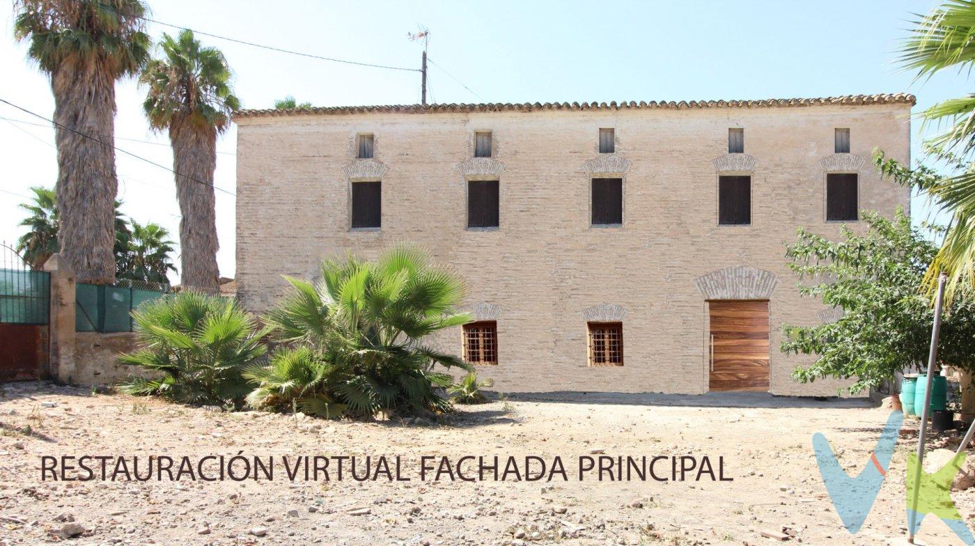 En la zona de Sant Pau, en plena huerta del barrio de Campanar, ponemos en venta la ALQUERIA LLEONARD. Este edificio histórico data de  finales del siglo XVII, aunque ha sufrido modificaciones posteriores.  La Alquería se sitúa próxima al parque de cabecera y a la zona edificada de la avenida Pío Baroja, y aunque se encuentra rodeada de huerta, su ubicación y cercanía a la ciudad, la hace ideal tanto para realizar la casa de tus sueños, como para cualquier negocio de restauración que quiera estar enmarcado en la huerta valenciana, granja escuela, o cualquier otro uso relacionado con la huerta que  lo rodea.  En planta baja la casa se compone de salón comedor, cocina y dos habitaciones, que están acondicionadas como casa. El resto es una zona diáfana  que ha sido utilizada como taller.  La planta alta tiene a su vez dos habitaciones abiertas, y el resto es la típica andana de casa de campo tradicional Valenciana.  Rodeando la casa hay una zona vallada, que ejercía como zona de esparcimiento de la vivienda, jardín o patio y otra zona destinada a árboles frutales. El resto, hasta completar los 9500m2 de parcela que dispone, son tierras de huerta que actualmente están en producción.  La casa está protegida dentro del catalogo de Bienes y Espacios Protegidos de Naturaleza Rural del Ayuntamiento de Valencia.  .  En el precio indicado en este anuncio no están incluidos los gastos propios de la compraventa, tales como impuestos aplicables y gastos de Notaría, registro, o gestoría, honorarios de la inmobiliaria (que son compartidos entre comprador y vendedor),ETC.  El anuncio, aunque es fiel reflejo de la información contrastada por esta empresa, puede contener errores y no tiene carácter contractual.  .  