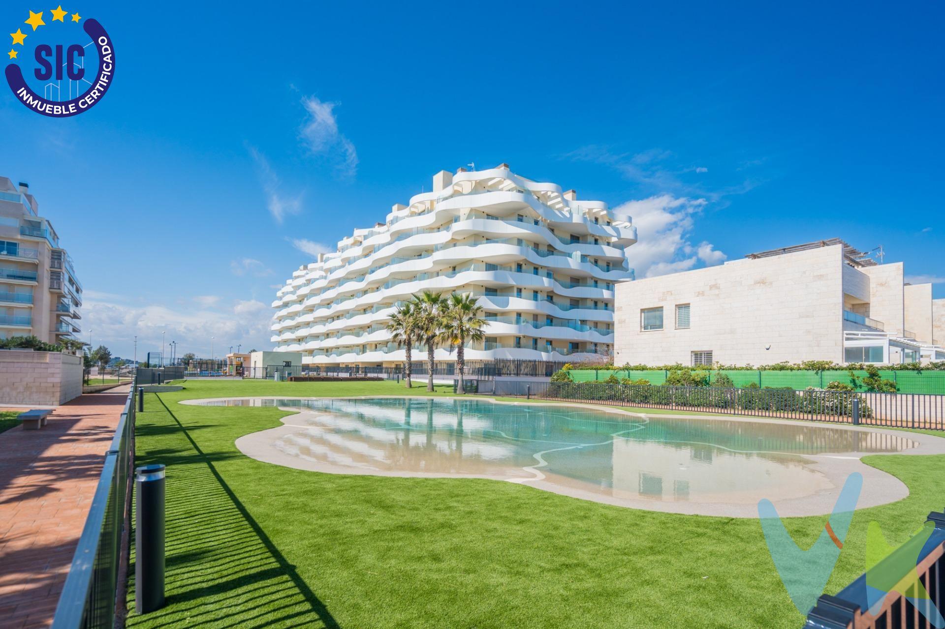 EL MAR COMO HORIZONTE, EL LUJO COMO ESTÁNDAR. ✨ RESIDENCIAL DUNE: TU NUEVO REFUGIO EN PRIMERA LÍNEA. Hay lugares que no se explican, se sienten. En la mejor ubicación de la Playa de El Puig, a tan solo 15 minutos de Valencia, se alza Dune Mediterranean: un icono de arquitectura vanguardista donde el azul del Mediterráneo se convierte en el cuadro principal de tu salón. - UNA VIVIENDA DISEÑADA PARA LOS SENTIDOS. Ubicada en una cuarta planta, esta propiedad de obra nueva (entrega febrero 2026) es un tributo a la luz y al espacio:. •	Vistas Infinitas: Una espectacular terraza privada concebida como una extensión del salón, perfecta para cenas bajo las estrellas o amaneceres frente al mar. •	Diseño Inteligente: 95 m² donde la zona de día (cocina, comedor y salón) fluye hacia el exterior, mientras que sus 3 dormitorios dobles buscan la calma y el descanso. •	Detalles que Enamoran: 2 baños de diseño, cocina de alta gama con inducción invisible y acabados premium en cada rincón. •	Comodidad Absoluta: Incluye plaza de garaje y trastero privado. CALIDADES PREMIUM Y ALTA TECNOLOGÍA. Un hogar donde la sostenibilidad y el confort van de la mano:. •	Cocina de diseño: Con inducción invisible integrada en la encimera, horno y campana extractora. •	Climatización avanzada: Sistema de aerotermia frío/calor por conductos y ventilación de bajo consumo. •	Máximo aislamiento: Carpintería de aluminio de alta gama con doble acristalamiento y persianas eléctricas. •	Seguridad: Puerta de acceso acorazada y videoportero. - UBICACIÓN ESTRATÉGICA. Dune se sitúa en una población histórica de gran valor paisajístico, combinando la tranquilidad de la playa con la cercanía a la ciudad:. •	Valencia Centro: 19 km (15-20 min). •	Aeropuerto: Conexión rápida por la AP-7/A-7. - UN OASIS DE BIENESTAR (CLUB PRIVADO). Vivir en Dune no es solo tener una casa, es pertenecer a un entorno de desconexión total:. •	 Piscina tipo "Playa": Un espejo de agua cristalina que se funde con el entorno. •	 Vida Activa: Pista de pádel, gimnasio de última generación y áreas de fitness. •	 Equilibrio: Espacios de Coworking y Social Club para trabajar o celebrar sin salir de tu paraíso. •	 Para los más pequeños: Kids Garden y zonas verdes con paisajismo mediterráneo. - EXCLUSIVIDAD Y SOSTENIBILIDAD. Siente el confort de la Aerotermia de bajo consumo, la seguridad de una puerta acorazada y la elegancia de una arquitectura que respeta y ensalza el paisaje costero. ¿Estás listo para que el sonido de las olas sea tu banda sonora diaria? No lo dudes este va a ser tu nuevo hogar !!!!!!. -----------------------------------------------------------------------------------------------------------------------------. Por mandato expreso del propietario, comercializamos este inmueble en exclusiva, lo que le garantiza el acceso a toda la información. Por este motivo, se ruega no molestar al propietario, a los ocupantes de la propiedad o a los vecinos. Muchas gracias por su comprensión. Si usted es agente inmobiliario y tiene un cliente para este inmueble, llámenos: estaremos encantados de colaborar. 
