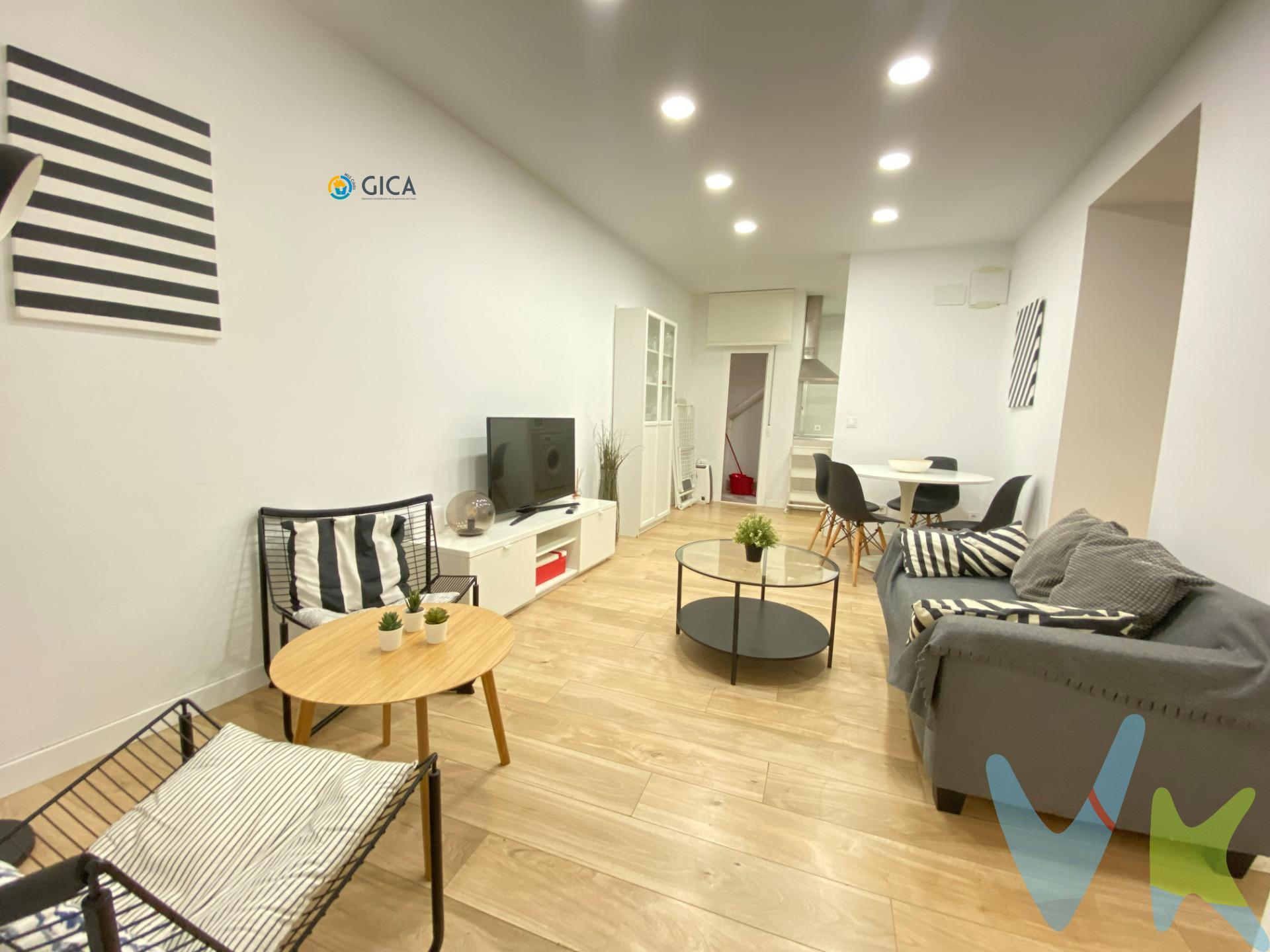 🌟 ¡Descubre tu nuevo hogar en el corazón de la ciudad! 🌟. Te presentamos esta maravillosa vivienda situada entre la encantadora Alameda Apodaca y la Plaza de San Antonio. Este acogedor piso en planta baja cuenta con 85 m² de espacio exterior. . La propiedad dispone de 3 dormitorios, de los cuales 2 son dobles, perfectos para familias o para quienes buscan un espacio extra. Además, cuenta con un amplio salón, una funcional cocina, un baño y un encantador patio de uso privativo, donde podrás relajarte y disfrutar del aire libre. Recientemente reformada en 2019, esta vivienda combina modernidad y confort.  Se vende TOTALMENTE EQUIPADA. Ubicada en una zona inmejorable del centro histórico, estarás rodeado de todos los servicios e infraestructuras que puedas necesitar: restaurantes, comercios, farmacias, colegios, paradas de autobuses y universidades, todo a tu alcance. ¡No dejes pasar esta oportunidad única de vivir en un lugar con tanto encanto y comodidad! 🏡✨. ¡Contacta con nosotros para concertar una visita!. Por mandato expreso del propietario, comercializamos este inmueble en exclusiva, lo que le garantiza el acceso a toda la información, a un servicio de calidad, un trato fácil, sencillo y sin interferencias de terceros. Por este motivo, se ruega no molestar al propietario, a los ocupantes de la propiedad o a los vecinos. Muchas gracias por su comprensión. De acuerdo con lo previsto en el Decreto 218/2005, de 11 de octubre, se informa al cliente que los Gastos Notariales, Registrales, impuesto de transmisiones (ITP), Honorarios de intermediación, Gastos financieros, y otros gastos inherentes a la compraventa no están incluidos en el precio.