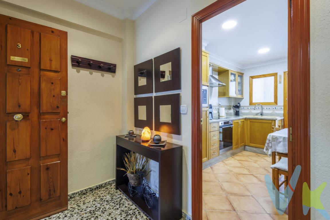 En el corazón de Carlet, se encuentra esta encantadora casa adosada que combina comodidad y practicidad. Esta propiedad, disponible para la venta, ofrece una oportunidad única para quienes buscan un hogar acogedor en una ubicación privilegiada. Con su construcción en 1977, la vivienda mantiene un encanto clásico a la vez que satisface las necesidades contemporáneas de una familia moderna.Ubicada estratégicamente, esta casa de 88.22 metros cuadrados útiles se distribuye de manera eficiente en dos plantas, facilitando el flujo de sus espacios. La vivienda ofrece un total de 103 metros cuadrados construidos, proporcionando a sus futuros propietarios una excelente distribución de sus tres dormitorios, ideales para acoger a toda la familia o para utilizar uno de ellos como oficina o estudio.El salón es amplio y luminoso, perfecto para recibir visitas o disfrutar de momentos familiares. Desde aquí, se puede acceder directamente a un encantador balcón, donde las mañanas se llenan de luz y aire fresco, siendo el lugar perfecto para relajarse después de un largo día o disfrutar de un desayuno al aire libre durante el fin de semana.La cocina, situada de manera estratégica, está equipada para satisfacer todas sus necesidades culinarias. Con espacio suficiente para una mesa pequeña, esta área se convierte en un lugar acogedor para las comidas diarias. Además, su distribución favorece la eficiencia en el uso del espacio y permite un flujo continuo hacia el resto de la vivienda.Un garaje privado es uno de los puntos fuertes de esta propiedad, brindando comodidad y seguridad para su vehículo y ofreciendo un conveniente espacio adicional de almacenamiento.Ubicada en la planta baja y primer piso, esta vivienda ha sido mantenida con esmero, garantizando que sus futuras actualizaciones puedan personalizarlo al gusto de sus nuevos propietarios.La ubicación de esta casa adosada es insuperable. Con una estación de tren cercana, se hace fácil el acceso a transporte público, conectando a los residentes con las principales ciudades y localidades cercanas de manera rápida y eficiente. Esta ventaja hace que los desplazamientos, tanto por motivos laborales como de ocio, se realicen de forma cómoda y sencilla.La calle tranquila en la que se encuentra ubicada garantiza privacidad y serenidad, mientras que su proximidad al centro urbano asegura que las tiendas, restaurantes, y servicios esenciales estén a solo unos minutos de distancia. La comunidad de Carlet es acogedora y ofrece una amplia variedad de actividades y recursos para todas las edades.No pierda la oportunidad de conocer esta formidable vivienda. Descubra usted mismo todo lo que esta propiedad tiene para ofrecer. Con su envidiable ubicación, características y comodidad, esta casa adosada en Carlet es una inversión inteligente y un lugar fantástico para crear un hogar. Por todo ello, le invitamos a concertar una visita para experimentar de primera mano todo el potencial de esta propiedad. Seguramente encontrará en ella el espacio perfecto para sus sueños y aspiraciones. Agencia Registrada con el Nº 89 en el Registro Obligatorio de Agentes Inmobiliarios de la Comunitat Valenciana. Puede consultar en la web de la GVA:https://habitatge.gva.es/es/registres-en-materia-habitatge La oferta está sujeta a cambios de precio o retirada del mercado sin previo aviso. Este anuncio en su conjunto, incluyendo textos, fotos, imágenes o cualquier otro contenido de este, no es vinculante dado que la información es ofrecida por terceros y puede contener errores. Se muestra a título informativo y no contractual.Gastos de la compraventa a cargo de la parte compradora no incluidos en el precio del inmueble a tener en cuenta: .- ITP con carácter general en Valencia es del 9% pudiendo corresponderle otro tipo impositivo atendiendo a sus circunstancias personales (por edad, renta o situación familiar primera vivienda habitual, etc ) previstas legalmente. Base imponible del impuesto el mayor valor entre el precio de compraventa, la tasación o el valor de referencia catastral..- Gastos de notaría y registro, en su caso, suelen oscilar aproximadamente entre 1,5% y 2,5% (aranceles variables según valor de compraventa, n.º de copias, etc )..- Si tramita la inscripción una gestoría, deberá abonar sus honorarios más iIVA ( en este caso suele oscilar entre los 250 y los 400 + IVA)..- Honorarios de mediación inmobiliaria a cargo del comprador del 3% del precio final de venta más IVA (21%).Por mandato expreso del propietario, comercializamos este inmueble en exclusiva, lo que le garantiza el acceso a toda la información, a un servicio de calidad, un trato fácil, sencillo y sin interferencias de terceros. Por este motivo, se ruega no molestar al propietario, a los ocupantes de la propiedad o a los vecinos. Muchas gracias por su comprensión. Si usted es agente inmobiliario y tiene un cliente para este inmueble, llámenos: estaremos encantados de colaborar.Se informa al consumidor que la agencia actúa como intermediaria inmobiliaria en la operación, estando cualquier eventual compraventa y sus condiciones sujeta a la aceptación expresa del propietario-vendedor y a la posterior formalización del correspondiente contrato. 