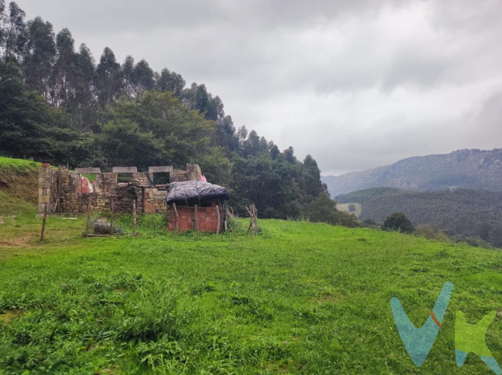 Os presentamos esta maravillosa finca rústica con construcción incluida, según se observa en las fotos.Con unos 75m2 de planta y más de 10.000 m2 de terreno, esta finca se encuentra en plena naturaleza, en un entorno privilegiado de Cantabria. Es un enclave de gran belleza natural.La construcción se podría terminar y posteriormente legalizar una vez recibido el permiso de la CROTU.Posibilidad de agua y luz.Acceso muy bueno con todoterreno y posibilidad de arreglarlo fácilmente para uso de vehículo normal.Entre sus posibilidades destaca su atractivo para desarrollar un proyecto vinculado al turismo rural o como segunda residencia, siempre sujeto a la normativa autonómica pertinente. ¡¡No lo dejes escapar, no va a durar!!Al comprador se le cobrará 1.500 + IVA de gastos de gestión inmobiliaria.Gastos e impuestos no incluidos en el precio. Compra sujeta a ITP. El comprador asumirá los gastos correspondientes a escritura e inscripción en el Registro de la Propiedad.Más información sobre transparencia, impuestos, gastos y condiciones de compraventa en nuestra web: www.activanorte.com