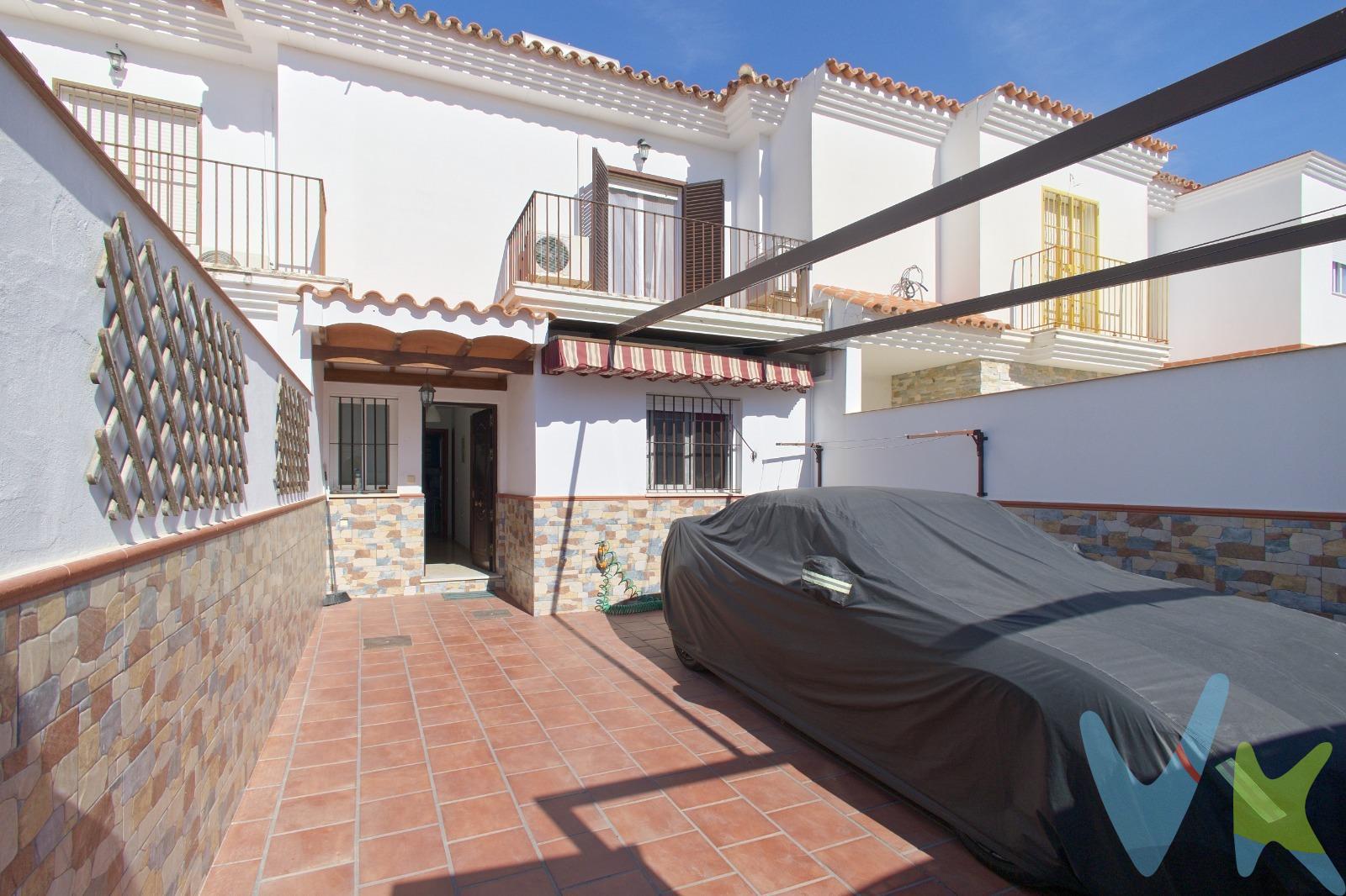 Ubicada en Sanlúcar de Barrameda, en zona de fácil acceso a salida o entrada del pueblo y a unos 20 minutos a pie de la costa o centro. Hogar perfecto para vivir tranquil@, con capacidad para vehículo en la terraza delantera, además de amplio patio trasero con varios trasteros y gran capacidad para guardar cosas. La vivienda cuenta con salón comedor, cocina independiente, aseo y un total de 4 dormitorios estando uno de ellos en planta baja, lo que facilita la comodidad a personas con movilidad reducida o simplemente evitar las escaleras de acceso al resto de ellos. Dicha vivienda se queda amueblada, y equipada tal cual aparece en fotos. Cabe destacar su gran luminosidad, ventilación y zona residencial tranquila, donde vivir los doces meses o esporádicamente no te abrumará de ruidos del centro o carretera. Si quieres vivir en sanlucar de Barrameda, donde destaca su buen vino manzanilla, la alegría de sus calles o su fantástica y familiar población no puedes dejar pasar por alto ésta vivienda que tiene todo lo que necesitas para empezar de nuevo, para comenzar una nueva ilusión y proyecto de vida. En cumplimiento de las obligaciones de información previstas en la Ley 10/2025, de 28 de diciembre, de servicios de atención a la clientela y transparencia, así como en la normativa sectorial vigente, el precio indicado no incluye los gastos e impuestos inherentes a la adquisición, los cuales se desglosan estimados o con posibilidad de calcularlos a continuación: . •	Impuesto de Transmisiones Patrimoniales (ITP): Se aplicará el tipo impositivo vigente en Andalucía (generalmente el 7%, sin perjuicio de tipos reducidos del 6%. 3,5%, etc, aplicables según las circunstancias personales del comprador o las características del inmueble. Para el cálculo del impuesto la base imponible se obtendrá utilizando el mayor valor entre el precio de compra, la tasación, y el valor de referencia catastral. Puede consultar su situación personal en el portal oficial de la Agencia Tributaria de la Junta de Andalucía. •	Gastos de Notaría: La minuta se calculará según al arancel notarial oficial, Anexo I, del Real Decreto 1426/1989, de 17 de noviembre. •	Gastos de Registro de la Propiedad: La inscripción se facturará según el arancel oficial, ANEXO I, del Real Decreto 1427/1989, de 17 de noviembre. •	Gastos de Gestión: Los honorarios por la tramitación administrativa, liquidación de impuestos e inscripción registral ascienden de forma estimativa a 363 € aprox. IVA incluido, aunque depende de cada caso, y su dificultad. •	En caso de adquirir el inmueble, los honorarios a abonar a la Agencia Inmobiliaria son del 3% más el 21% de IVA, sobre el precio publicitado.	. •	La Agencia Inmobiliaria efectúa una labor de intermediación, y las condiciones finales de la compraventa quedan sujetas a la aceptación expresa de la parte vendedora y a la posterior formalización del contrato. •	En caso de necesitar financiación para la operación, la obtención de la misma es ajena a la Agencia Inmobiliaria, y las condiciones y costes de la operación de financiación deberán ser solicitados a la entidad bancaria. •	El consumidor dispone de información y documentación adicional relativa al inmueble, que podrán ser solicitadas a la Agencia Inmobiliaria, que también cuenta con de seguro de caución, para la protección del dinero entregado como señal en la reserva de un inmueble. . 