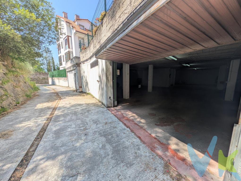 ¡Excelente oportunidad de Limpias! Presentamos un céntrico garaje en venta en Limpias. Consta de plaza de garaje y trastero anexo este espacio es ideal para aquellos que buscan un lugar seguro y cómodo para estacionar su vehículo.La ubicación de este garaje es envidiable. Situado en el núcleo de Limpias, ofrece fácil acceso a las principales vías de comunicación de la región, garantizando desplazamientos rápidos y eficientes. Esta proximidad a las arterias principales hace que el garaje no solo sea una excelente opción para uso personal, sino también una atractiva alternativa de inversión con alta demanda en el mercado.El garaje cuenta con puerta automática, brindando un plus de conveniencia cada vez que se necesita entrar o salir. La inversión en este garaje es una excelente decisión, ya que la demanda de estacionamiento en la zona aumenta constantemente, ofreciendo potencial de revalorización en el futuro.Te esperamos para mostrarte cada detalle de esta excelente oportunidad. 