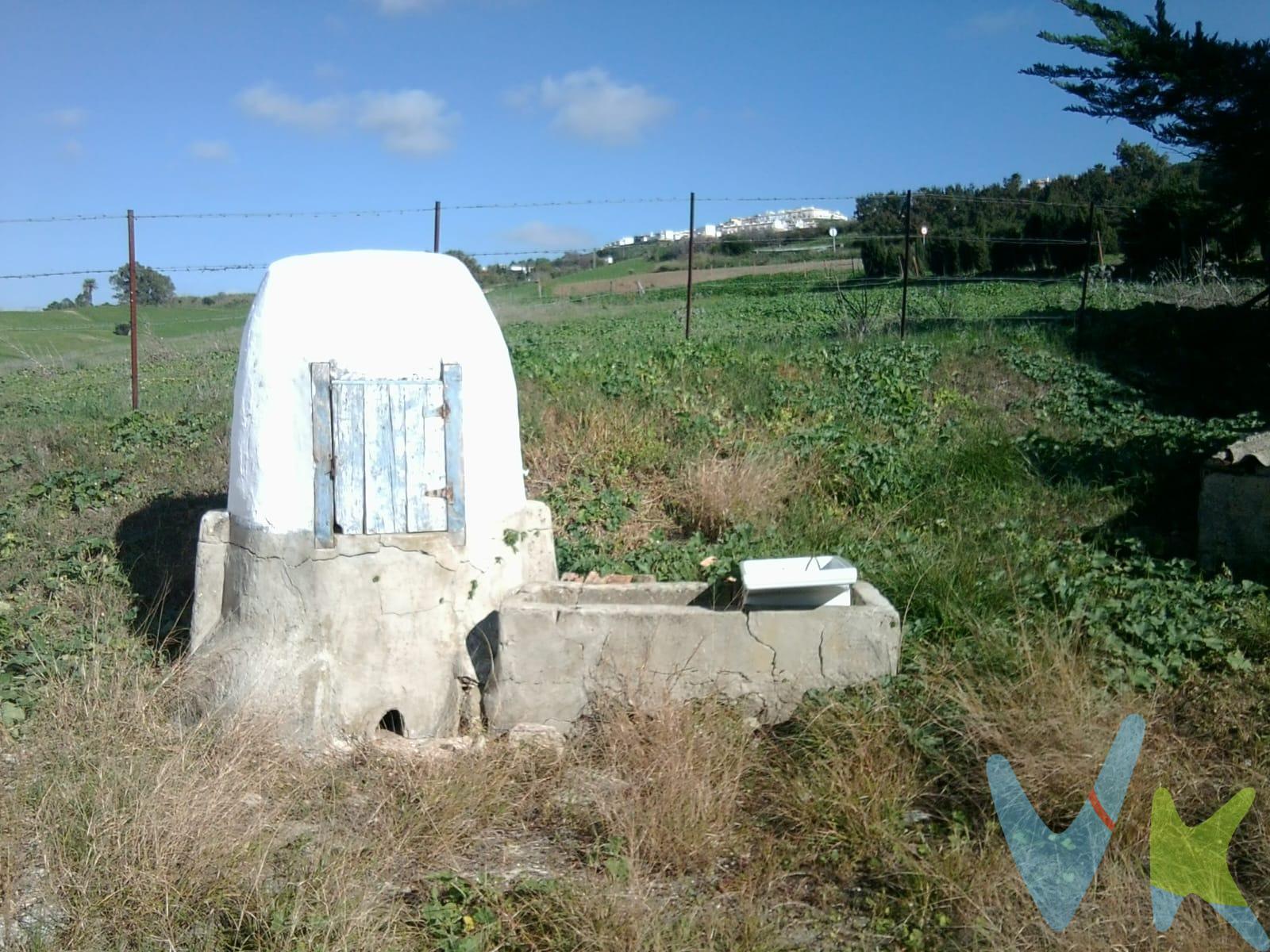 Bonita finca en carretera Medina Chiclana. La fina esta situada justo detrás de la venta Candela en la bajada del carbón y tiene 21.000 metros cuadrado, además cuenta con dos construcciones antiguas las cuales constan en nota simple. El precio de compra no incluye muebles, enseres, vehículos ni electrodomésticos. Disponemos del Documento Informativo Abreviado de la propiedad (Según Decreto 218/2005, del 11 de Octubre) y de Seguro de Caución, para la protección del dinero entregado como señal para la Reserva de una vivienda. En cumplimiento del Decreto de la Junta de Andalucía 218 /2015 de 11 de Octubre, se informa al cliente que los gastos notariales, registrales, ITP, honorarios de la Agencia y otros gastos inherentes a la compra no están incluidos en el precio