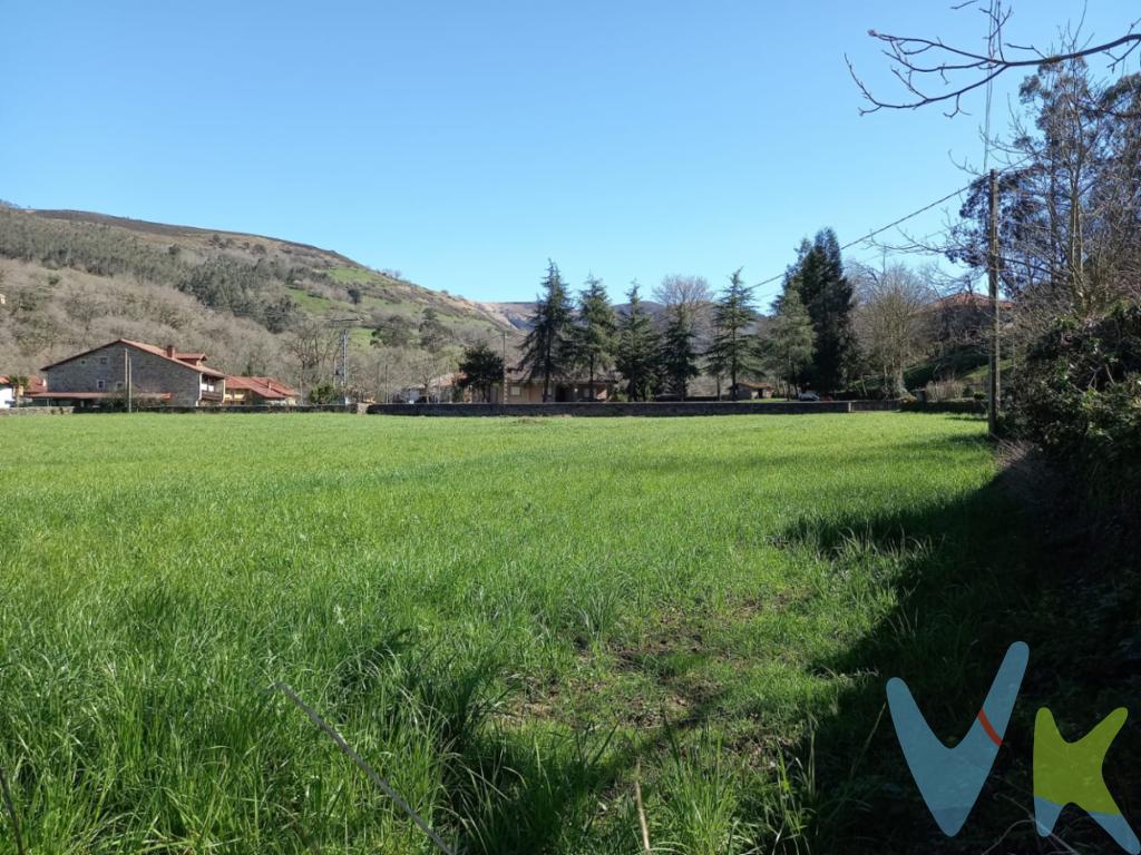 ¡¡¡OPORTUNIDAD!!! Os presentamos esta estupenda FINCA RÚSTICA EDIFICABLE de 7.052M2 totalmente LLANA, que cumple con la normativa para construcción  de  UNA O DOS VIVIENDAS UNIFAMILIARES, previa autorización de la C.R.O.T.U. , nosotros le explicamos y ayudamos en este proceso. En Lloreda de Cayón, ubicación inmejorable, a pie de Valles Pasiegos,  en pleno centro del pueblo, rodeada por muro de piedra , carretera asfaltada y limita en su totalidad con terreno urbano. A menos de 10 min de Sarón donde encontrar todos los servicios para el día a día y conexión con autovía A-8. A 25 min de Santander, Torrelavega y playas. ¡No dejes escapar la OCASIÓN de adquirir uno de los mejores solares de todo el pueblo! ¡¡¡LLÁMANOS!!! Gastos e impuestos no incluidos en el precio (compra sujeta a ITP. El comprador se hará cargo de los costes de la escritura e inscripción en el registro de la propiedad) No incluidos gastos de gestión al comprador del 1\'5% + IVA 