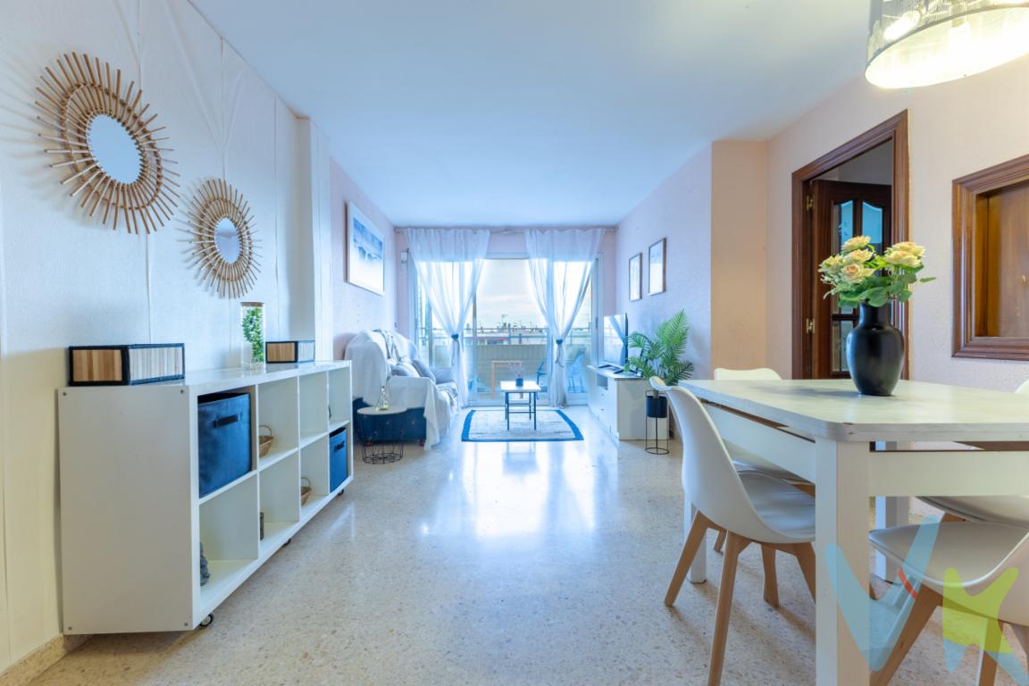 PISO DE VPO EN BARRIO BALADRE DE PUERTO SAGUNTO CON ASCENSOR Y BALCÓN.Si estás buscando una vivienda cómoda, bien distribuida y con ascensor, esta puede ser una gran oportunidad.Te presentamos este piso de Vivienda de Protección Oficial (VPO) situado en el barrio Baladre de Puerto de Sagunto, una opción ideal para quienes desean un hogar funcional, con estancias amplias y pensadas para el día a día.La vivienda cuenta con una distribución muy práctica.Al acceder encontramos un recibidor que da paso a la zona de distribución, conectando de forma cómoda las estancias y facilitando la circulación dentro del hogar.El salón-comedor es una de las zonas principales de la vivienda: espacioso, luminoso y con múltiples posibilidades para organizar diferentes ambientes, como zona de descanso y comedor.Desde el salón se accede a un balcón exterior, perfecto para disfrutar del aire libre, crear un rincón con plantas, colocar una mesa auxiliar o simplemente contar con un espacio adicional que aporta luz y ventilación natural.La vivienda dispone de cocina independiente, práctica y cómoda, con buen espacio para almacenaje y para trabajar con facilidad, ideal para quienes prefieren separar la zona de cocina del resto de la casa y mantener cada estancia bien definida.En la zona de descanso encontramos tres dormitorios, lo que convierte esta vivienda en una opción excelente para familias, parejas que necesiten despacho o quienes quieran disponer de una habitación extra para invitados.Los dormitorios son funcionales, con buena distribución y se adaptan fácilmente a diferentes necesidades: dormitorio principal, habitación juvenil, cuarto de juegos, despacho o vestidor.Completa la vivienda un baño completo, cómodo y bien distribuido, equipado para el uso diario.Una vivienda con ascensor y balcón es una opción muy demandada y merece la pena verla.Además, la vivienda cuenta con calificación energética D, ofreciendo un equilibrio adecuado entre confort y consumo.IMPORTANTE: Vivienda de Protección Oficial (VPO):.Esta vivienda se encuentra sujeta a las condiciones propias de una Vivienda de Protección Oficial (VPO).Esto significa que la operación de compra puede estar vinculada a determinados requisitos administrativos, condiciones de transmisión o limitaciones propias de este tipo de viviendas, que pueden variar según la normativa vigente y la situación particular de cada comprador.Por ello, recomendamos consultar previamente los requisitos necesarios, así como la documentación correspondiente, para comprobar si se cumplen las condiciones para la adquisición.Desde la inmobiliaria te ayudaremos en todo el proceso, resolviendo dudas y orientándote para que la compra sea clara, segura y bien gestionada.El precio indicado no incluye los gastos ni impuestos derivados de la transmisión del inmueble. A dicho importe deberán añadirse los gastos de notaría, el impuesto correspondiente (IVA o Impuesto sobre Transmisiones Patrimoniales y Actos Jurídicos Documentados) y los gastos de inscripción en el Registro de la Propiedad.Por mandato expreso del propietario, comercializamos este inmueble en exclusiva, por lo que garantizamos un servicio de calidad, un trato fácil, sencillo y sin interferencias de terceros.Por este motivo, se ruega no molestar al propietario, a los ocupantes de la propiedad, a los vecinos, o conserjes del edificio o urbanización si los hubiera.Muchas gracias por su comprensión. La oferta está sujeta a cambios de precio o retirada del mercado sin previo aviso. Este anuncio en su conjunto, incluyendo textos, fotos, imágenes o cualquier otro contenido del mismo, no es vinculante dado que la información es ofrecida por terceros y puede contener errores, se muestra a título informativo y no contractual.Este inmueble se vende en cuerpo cierto y las medidas expuestas en el anuncio son aproximadas.Agencia Registrada con el Nº 1568 en el Registro Obligatorio de Agentes Inmobiliarios de la Comunidad Valenciana, puede consultar en la web de la GVA.Vivienda sujeta a condiciones de Vivienda de Protección Oficial (VPO), consultar requisitos.Si te interesa, no dudes en contactarnos para ampliar información y concertar una visita.REF: 4660.