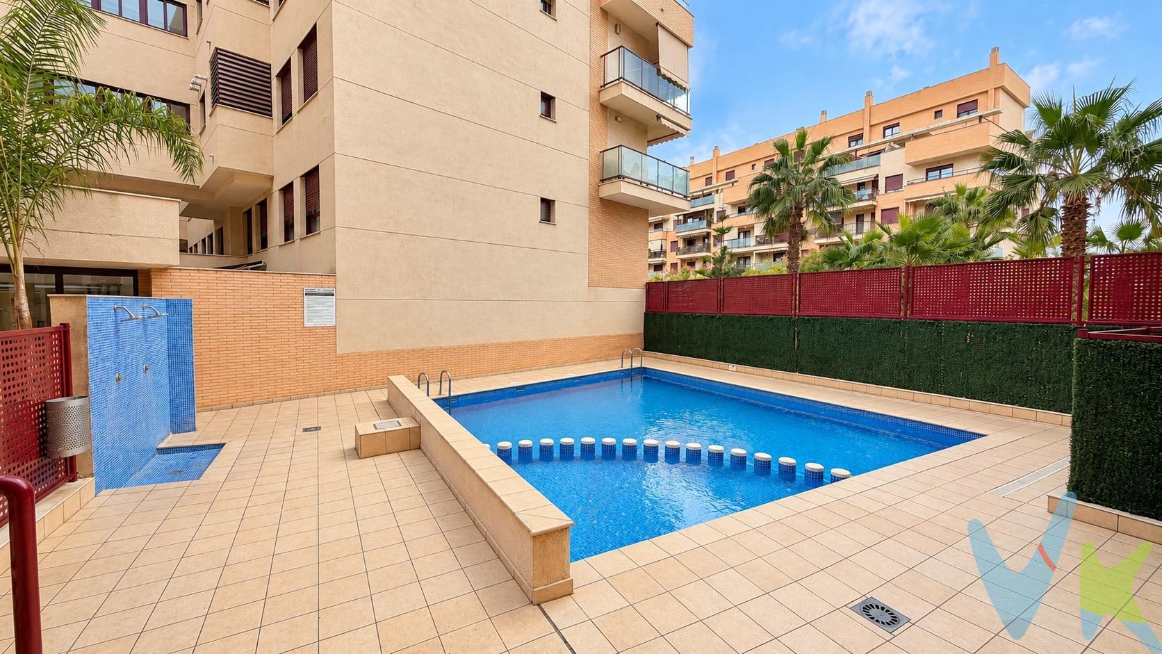 ✨ ÁTICO DÚPLEX CON TERRAZA ESPECTACULAR, PISCINA Y GARAJE EN ALDAIA 🏡. ☀️ Luz natural . 🌿 Terraza privada. 🏊 Piscina comunitaria. 🚗 Garaje. ¿TE IMAGINAS VIVIENDO AQUÍ? 💫. Desayunar al aire libre, disfrutar del sol en tu propia terraza, compartir veladas inolvidables con amigos y terminar el día contemplando unas vistas despejadas… Todo esto puede formar parte de tu día a día en este espectacular ático dúplex en Aldaia. Una vivienda que combina diseño, luminosidad, amplitud y calidad de vida, en un residencial con excelentes zonas comunes y a pocos minutos de Valencia. 🌞 UNA ZONA DE DÍA PARA ENAMORARSE. El corazón de la vivienda es su luminoso salón-comedor con cocina integrada, un espacio moderno, abierto y acogedor, perfecto para disfrutar de cada momento. Su distribución diáfana potencia la luz natural y crea una agradable sensación de amplitud. Además, la conexión directa a través de grandes ventanales (totalmente eficientes) con la terraza convierte el interior y el exterior en un mismo espacio lleno de posibilidades. 🌿 TU PROPIA TERRAZA, TU PEQUEÑO PARAÍSO. Sin duda, uno de los grandes atractivos de esta vivienda. Una espectacular terraza privada con vistas despejadas donde podrás:. ☕ Disfrutar de desayunos bajo el sol. 🥂 Organizar cenas y reuniones con amigos. 📖 Desconectar leyendo o tomando algo al aire libre. 🌅 Regalarte momentos de tranquilidad al final del día. Un espacio privilegiado para disfrutar del buen clima y convertir cada día en algo especial. 🛏️ DESCANSO, CONFORT E INTIMIDAD. La zona de descanso en la planta alta, está pensada para ofrecer comodidad y tranquilidad, con:. 🛌 2 amplias habitaciones, ideales para descansar y disfrutar de tu espacio personal. 🛁 2 baños completos, con acabados actuales. Uno con ducha y otro con baño. 🚗 Plaza de garaje en el mismo edificio, para que aparcar deje de ser una preocupación. Todo lo que necesitas para disfrutar de tu hogar con comodidad, tanto en el día a día como cuando recibas visitas. 🏊 UN RESIDENCIAL PARA DISFRUTAR TODO EL AÑO. Vivir aquí es mucho más que tener una vivienda bonita. Es disfrutar de un entorno que suma bienestar y comodidad a tu estilo de vida. El residencial cuenta con:. 🏊 Piscina comunitaria para refrescarte durante los meses de verano y está en mantenimiento todo el año. 🛝 Parque infantil para que los más pequeños disfruten al aire libre. 🛎️ Servicio de conserjería, un plus de comodidad y atención en el día a día. . Todo ello en una zona consolidada de Aldaia, con comercios, colegios, servicios y buenas conexiones de transporte público. ❤️ ¿BUSCAS ALGO MÁS QUE UNA VIVIENDA?. Este ático dúplex reúne muchos de los ingredientes para convertirlo en tu próximo hogar: una terraza que marca la diferencia, estancias luminosas, espacios cómodos, garaje y un residencial con zonas comunes para disfrutar. ✨ Ven a descubrirlo y enamórate de la forma de vivir que te espera aquí. 📍 Ubicación: Aldaia, Valencia. 🌿 Terraza privada con vistas despejadas. 🛏️ 2 habitaciones | 2 baños. 🏊 Piscina y zonas comunes. 🚗 Plaza de garaje incluida en la vivienda. 📩 ¡Contacta con nosotros y solicita tu visita! Tu próximo hogar podría estar aquí. El contenido de este anuncio es meramente informativo y no tiene valor contractual. No constituye una memoria de calidades y puede contener errores. Gastos e impuestos no incluidos.