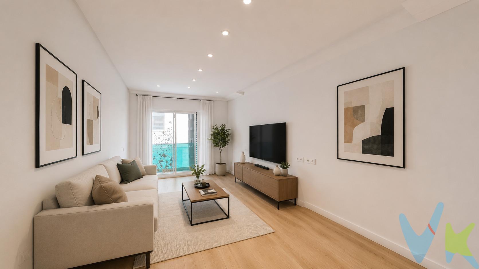 ¡Descubre tu nuevo hogar en el vibrante Casco Histórico de Vallecas! . Este luminoso piso de 80 m² te ofrece una excelente oportunidad para personalizarlo a tu gusto. Con un precio atractivo de €245,000 y situado en la primera planta, cuenta con tres acogedoras habitaciones: una doble y dos sencillas ideales para toda la familia o como espacio extra. El salón con terraza al exterior garantiza luz natural durante todo el día. Aunque necesita reforma, imagina las posibilidades creativas que puedes implementar aquí; será realmente un lugar único hecho a medida solo para ti. Y lo mejor es su ubicación inmejorable: ¡a tan solo cinco minutos caminando del metro! No pierdas esta increíble oportunidad de hacerte tu hogar y ven a visitarlo. El precio publicado se vera incrementado con el 3% + IVA de honorarios de agencia, 6% de Impuesto de Transmisiones Patrimoniales, aranceles notariales y registrales.