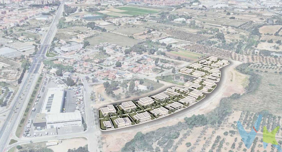 PARCELAS DISPONIBLES EN URBANIZACIÓN MAS CARPA. Les presentamos una oportunidad única para construir la casa que siempre han imaginado en Mas Carpa, una urbanización residencial de gran demanda y ambiente tranquilo. Disponemos de parcelas privadas y bien distribuidas, ideales para viviendas unifamiliares con jardín, piscina y todo el espacio que su proyecto necesite. - Características principales. Parcelas disponibles desde 535 m² hasta 645 m² — superficies regulares que facilitan la implantación de viviendas de diseño contemporáneo o clásico. Entorno residencial consolidado: tranquilidad, privacidad y vecindario selecto. Orientación y parcelas pensadas para aprovechar luz natural y crear espacios exteriores agradables. - ¿Por qué elegir una parcela en Mas Carpa?. Mas Carpa combina la serenidad de una zona residencial con la seguridad de invertir en una parcela en una urbanización apreciada por su calidad de vida. Son solares pensados para familias que buscan espacio exterior, intimidad y la posibilidad de personalizar cada rincón de su hogar: desde amplias terrazas y porches hasta piscinas y jardines mediterráneos. - Posibilidades y ventajas prácticas. Diseñe su vivienda a medida: una parcela apta para viviendas de una o dos plantas, con garaje, estudio o zona de ocio. Rentabilidad a largo plazo: terrenos en zonas residenciales consolidadas suelen mantener y revalorizar su valor. Flexibilidad: ideal tanto si busca vivienda permanente como segunda residencia. No dejen escapar esta oportunidad, no duden en contactarnos, les facilitaremos encantados toda la información necesaria.