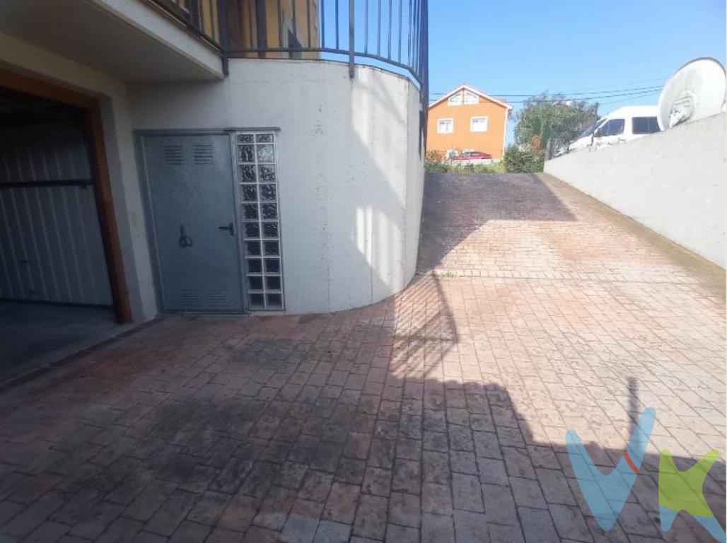 Local en los bajos de un edificio radicante en Quijas, municipio de Reocín, de unos 18m2.Dispone de instalación eléctrica y de fontanería para un pequeño aseo.Ideal para su uso como oficina, almacén, etc.Ven y te lo enseñamos sin ningún compromiso.